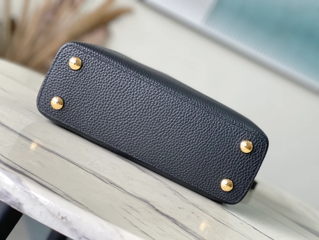 m23083-LV-capucines-bb Маленькая сумочка/сумка через плечо - черная