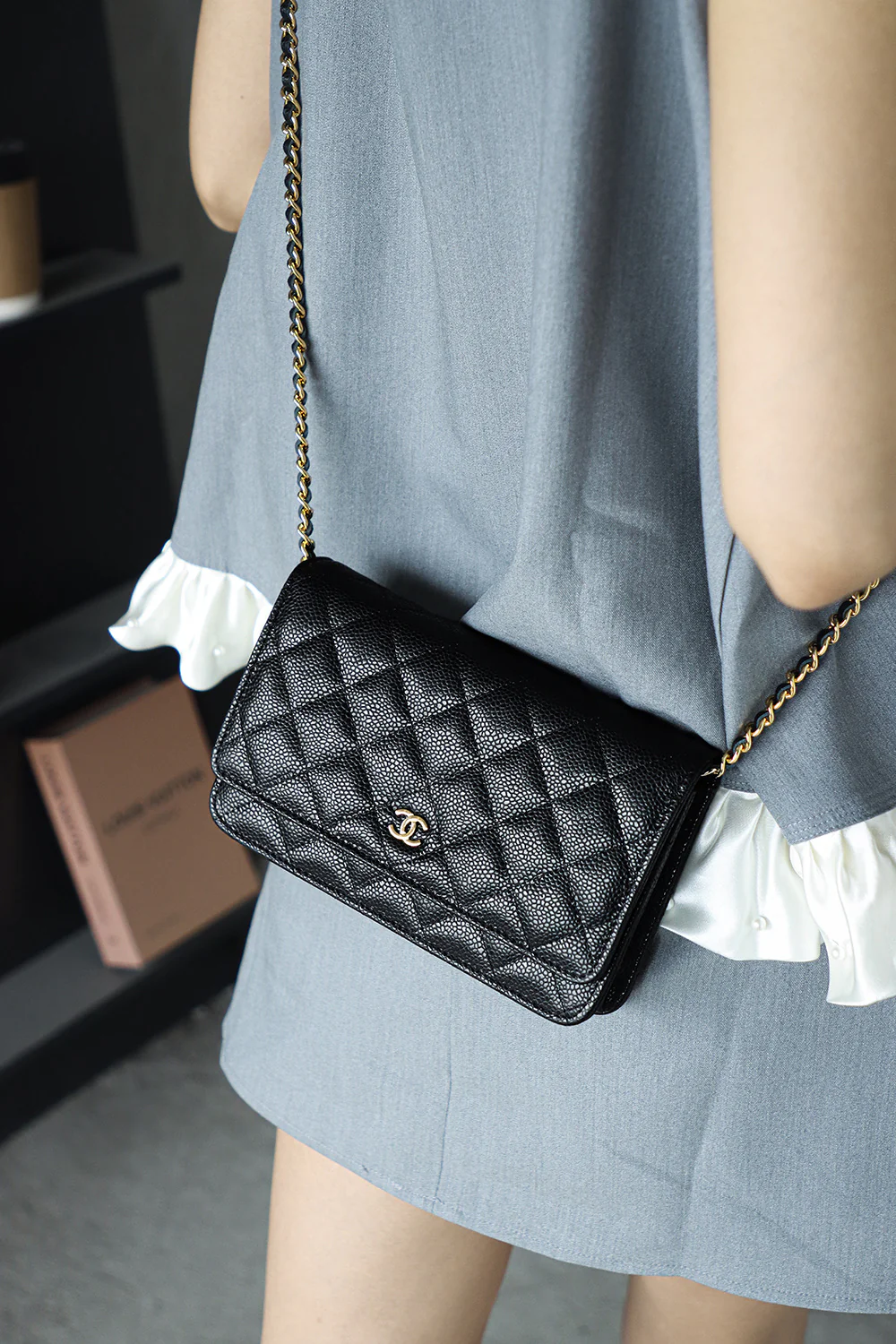 Сумка-кошелек Chanel на цепочке Lucky Bag - с черной пряжкой