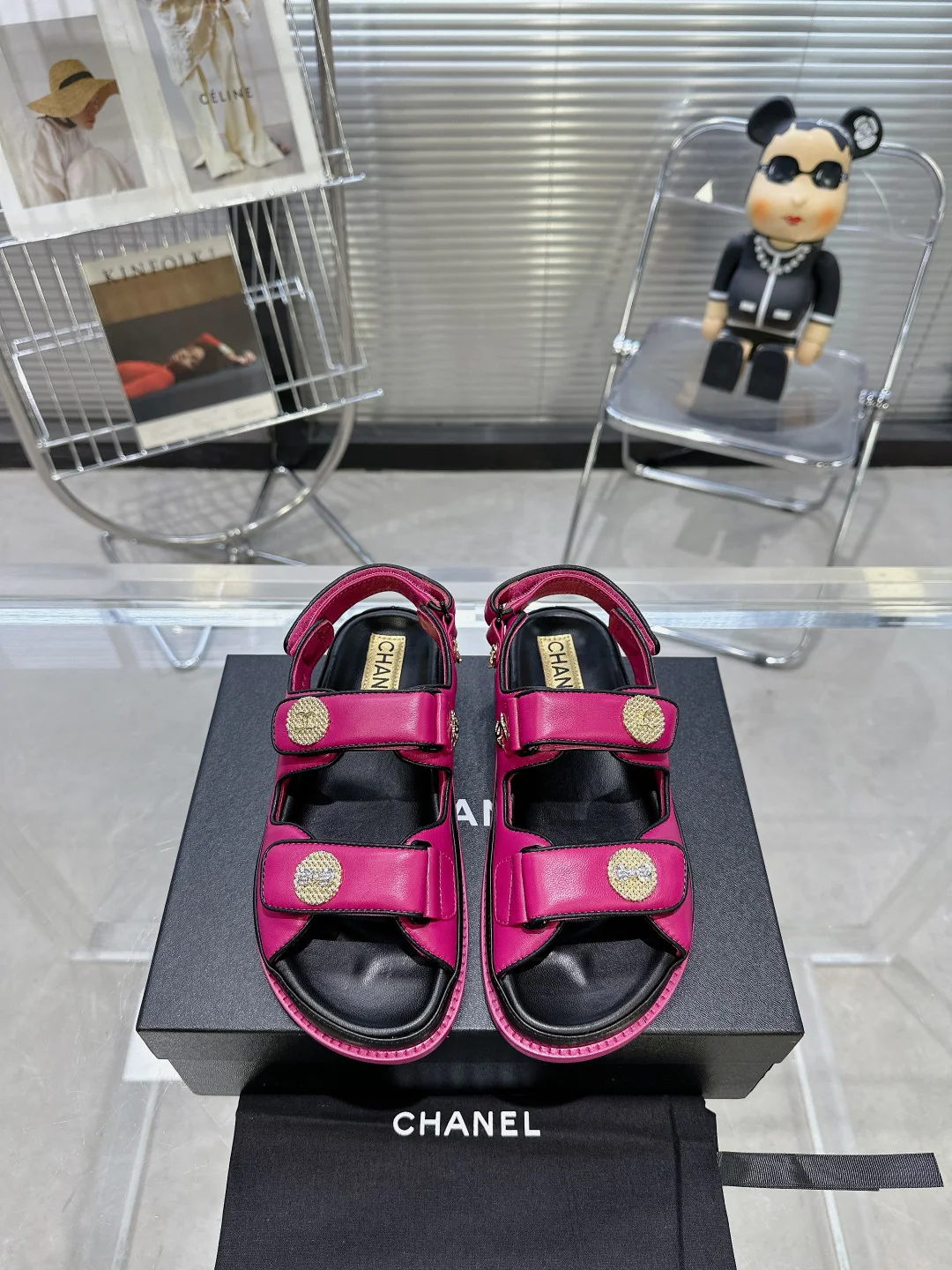 Новый цвет Chanel весна/лето 2023 - Пляжные сандалии - Розовый