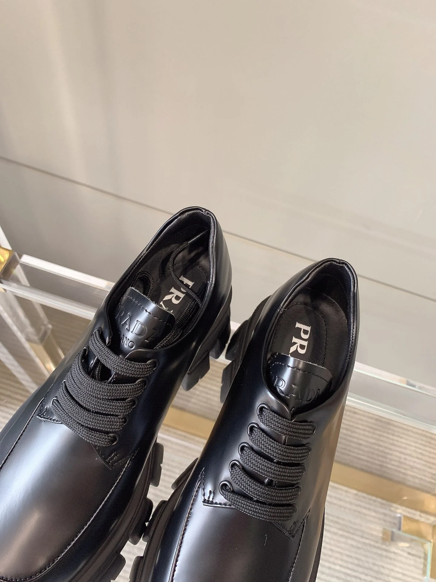 Prada - Туфли на платформе - Кожаные туфли