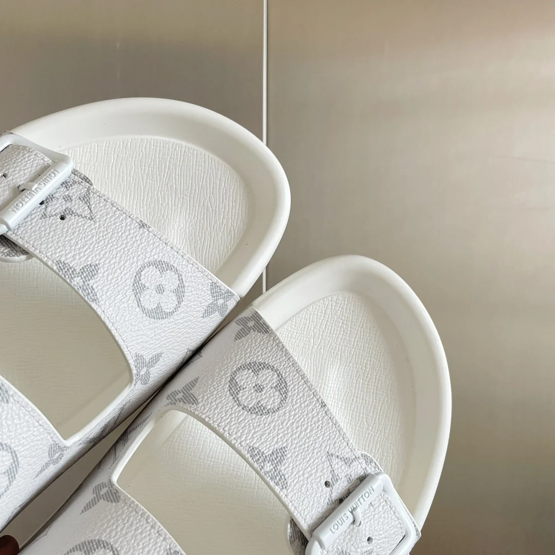 LV 2023 Новая серия кроссовок Monogram White