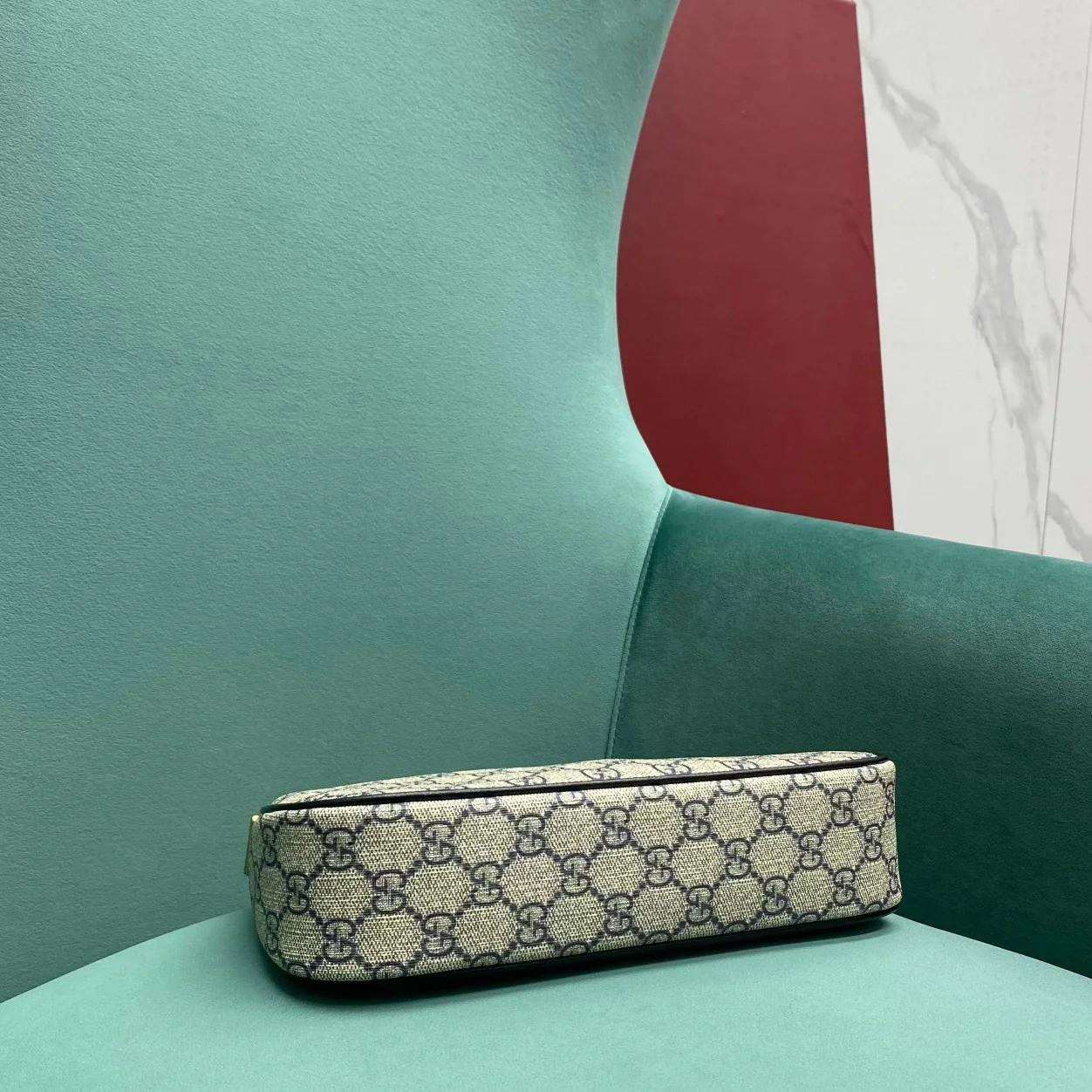 Сумка Gucci Ophidia Strawberry через плечо - черная