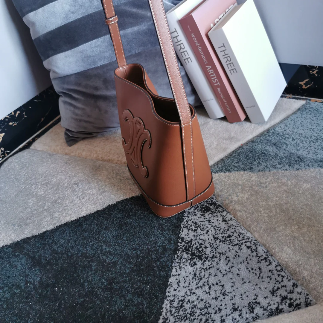 Кожаная сумка-ведро Celine Cuir - Большая - Коричневая