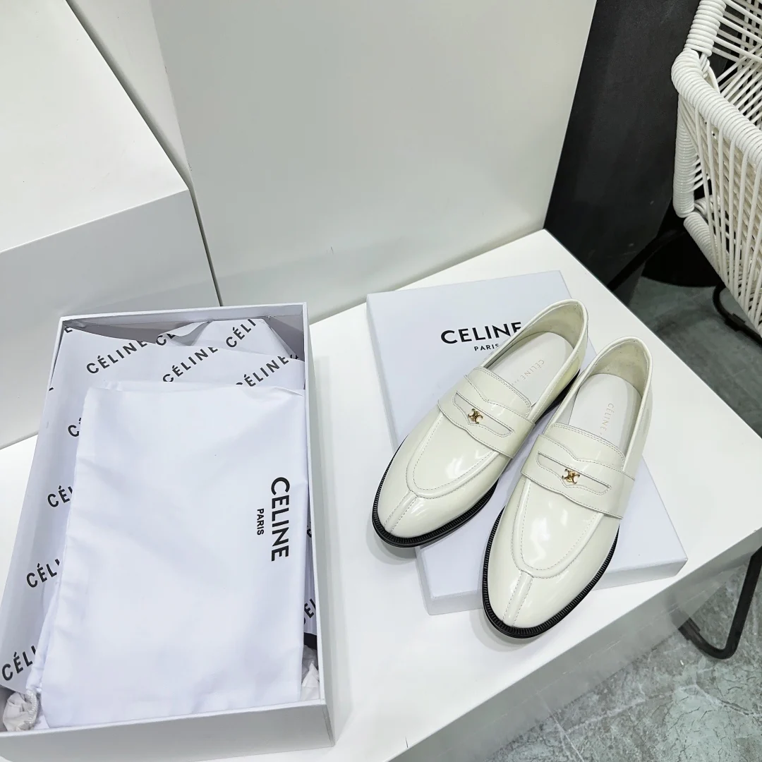 Новинка сезона осень/зима 2023 от Celine - туфли унисекс в стиле 