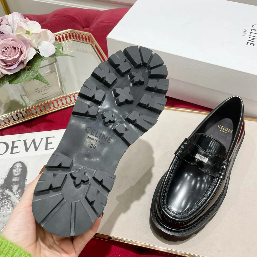 Обувь Celine - Celine - лакированная кожа - серебряная пряжка - лоферы