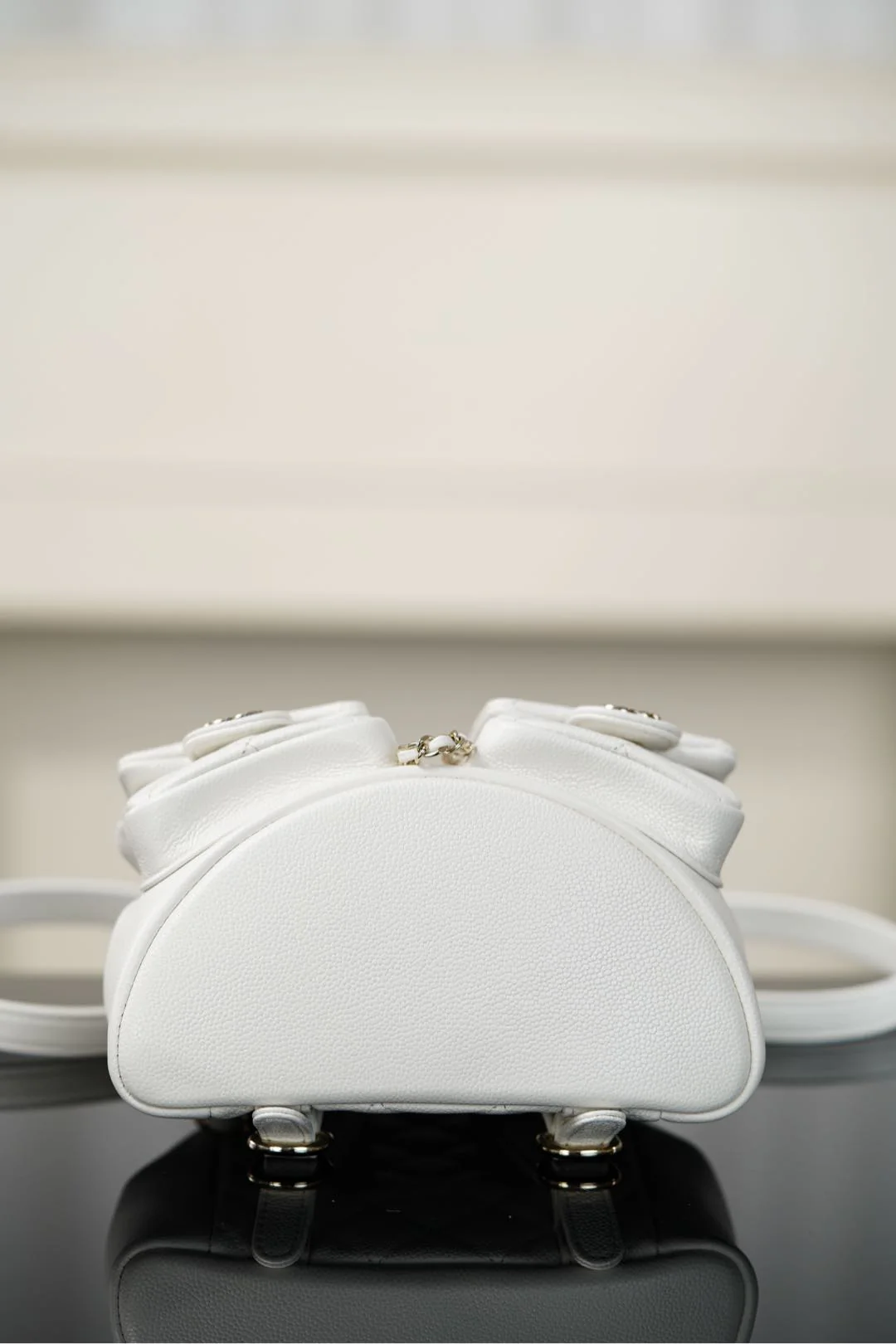 Мини-рюкзак Chanel 23p Duma из белой кожи