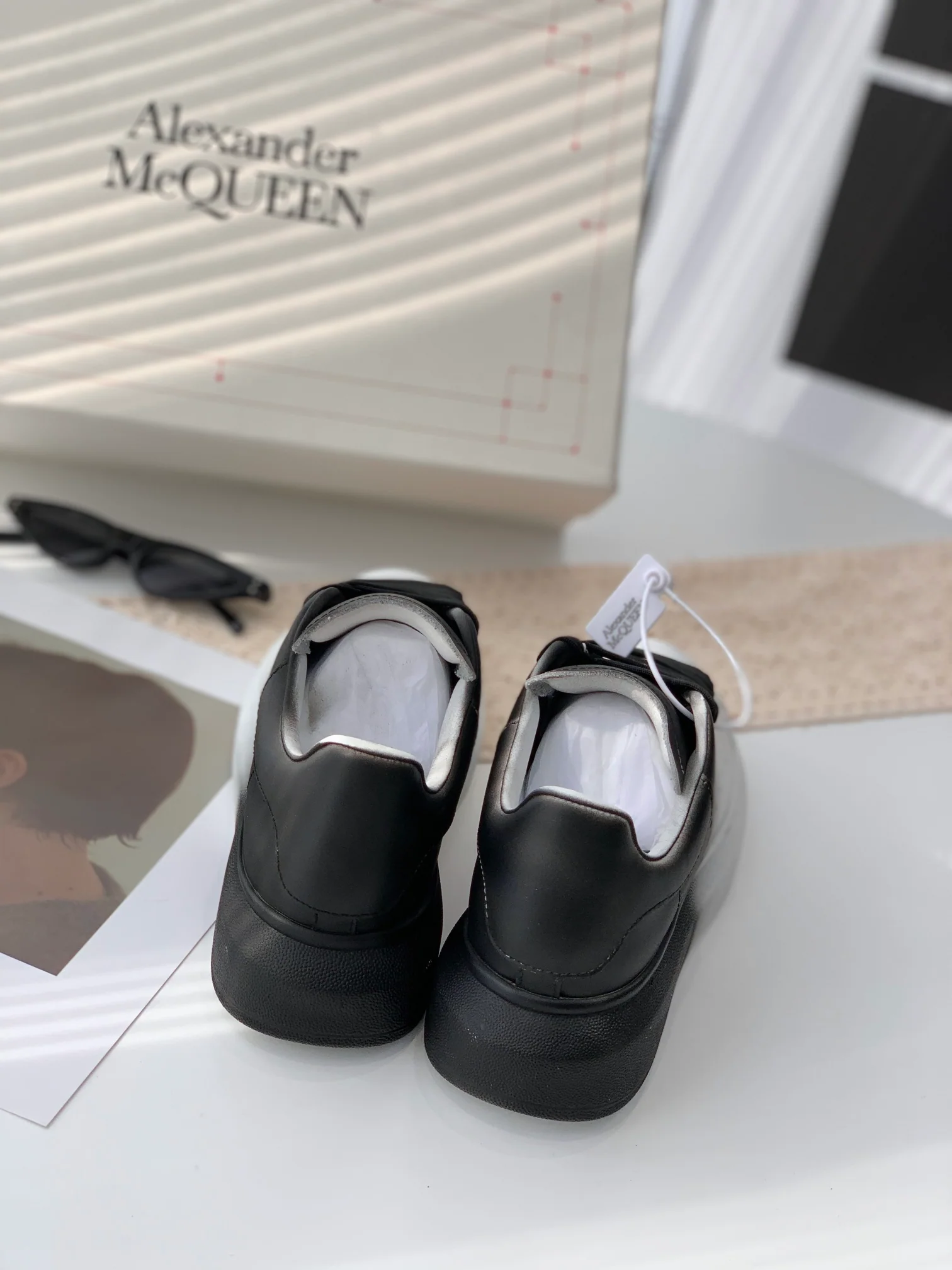 McQueen - Улучшенные классические белые кроссовки - Градиентный черный