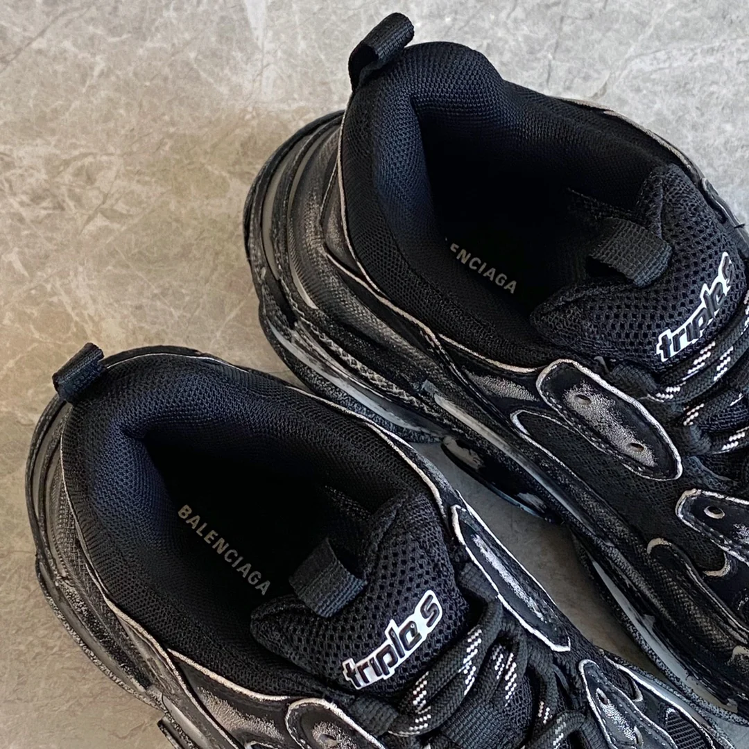 Balenciaga - Dad Shoes - 19