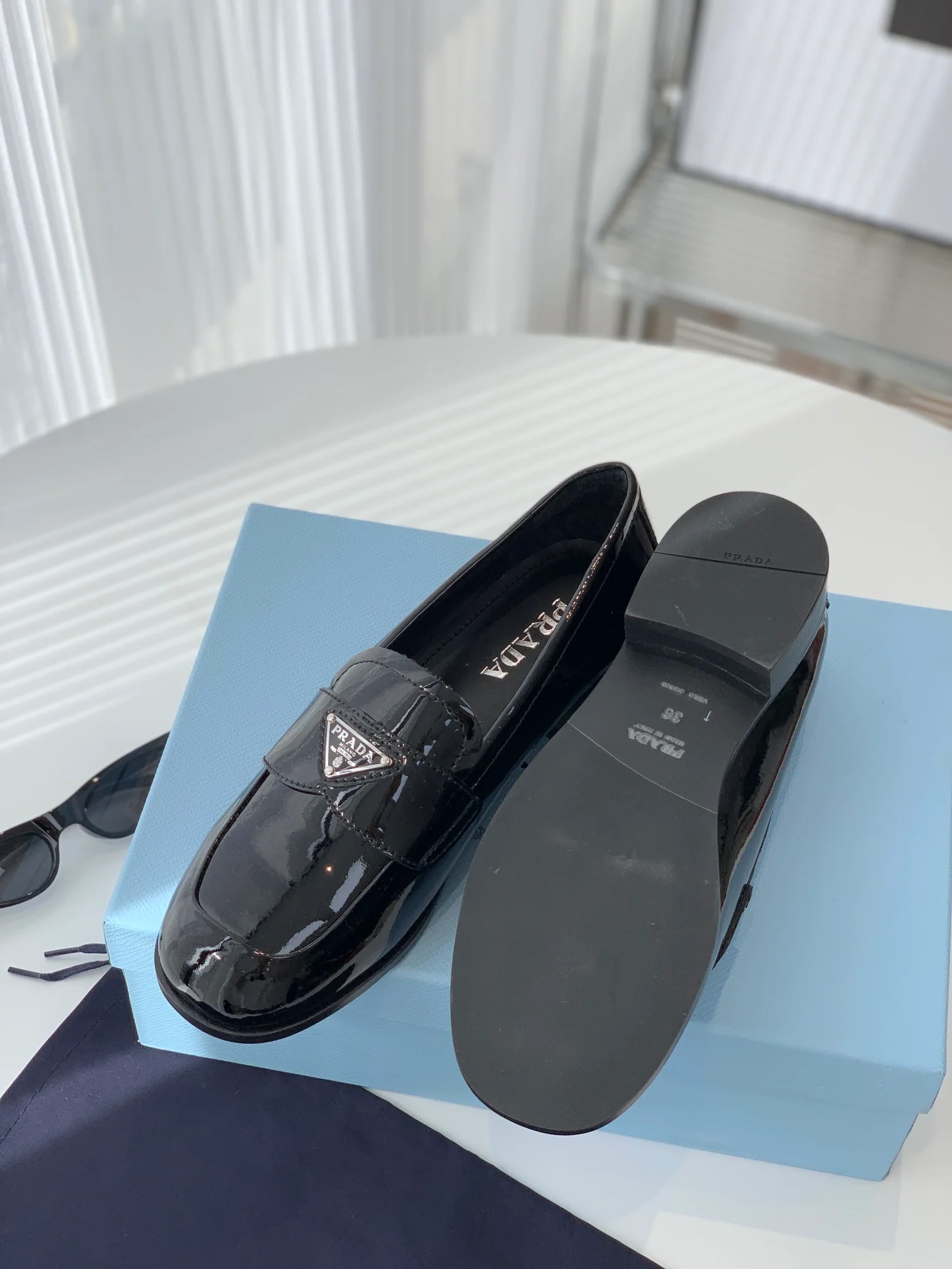 Prada - Новейшая обновленная коллекция - Обувь Alo - 1