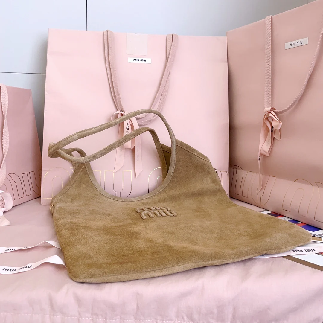 Сумка-тоут Miu Miu 5bg231, коричневая, вельветовая.