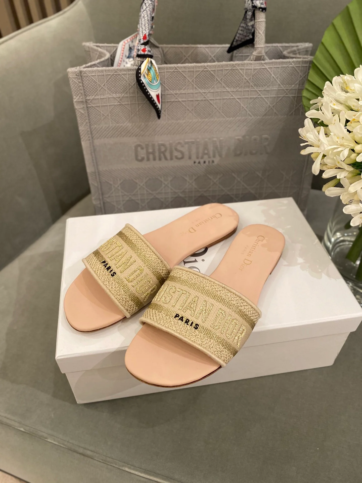 Вышитые тапочки Dior - на низком каблуке - 1