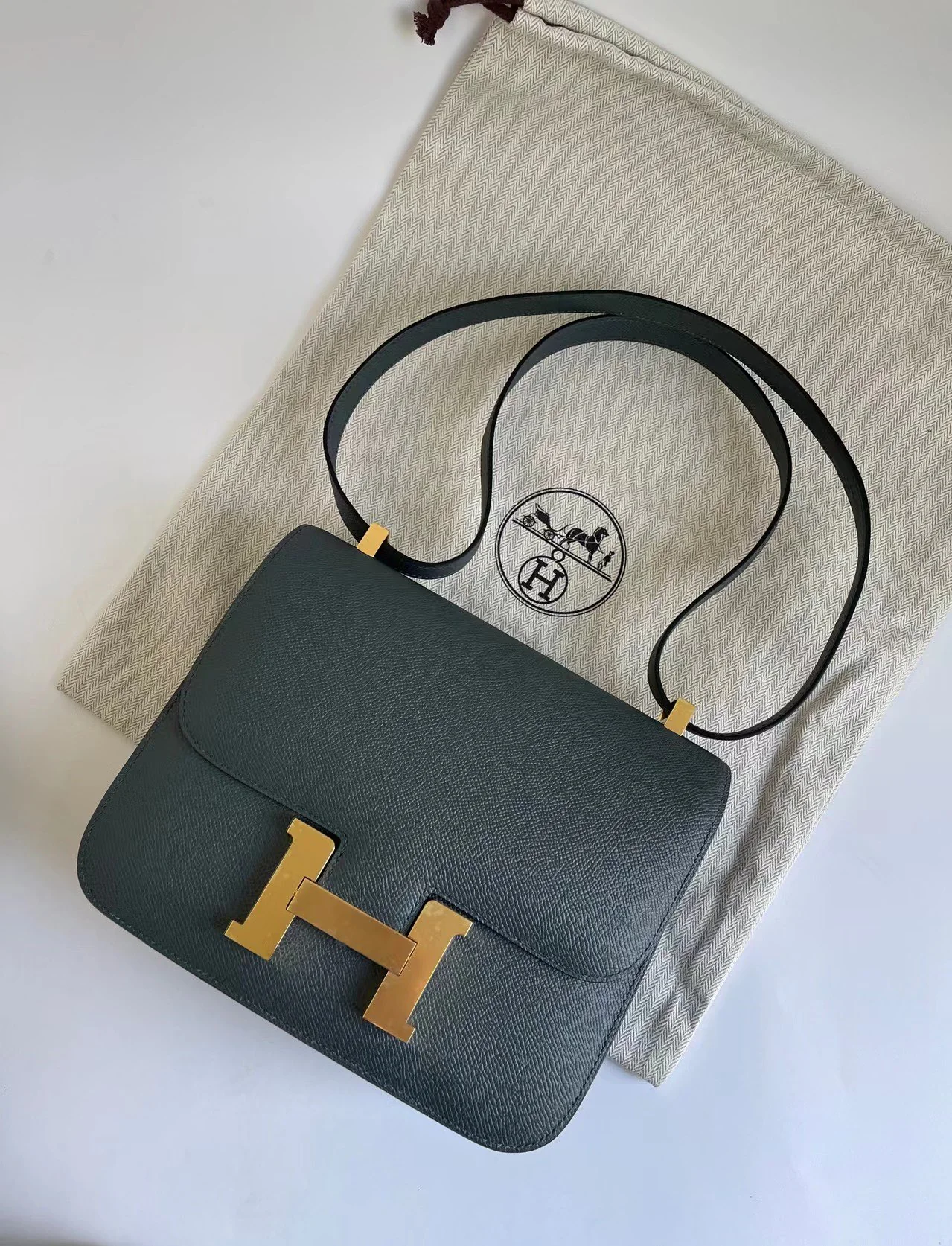 Hermes Constance 24 Hurricane Blue Y7 Золотая пряжка