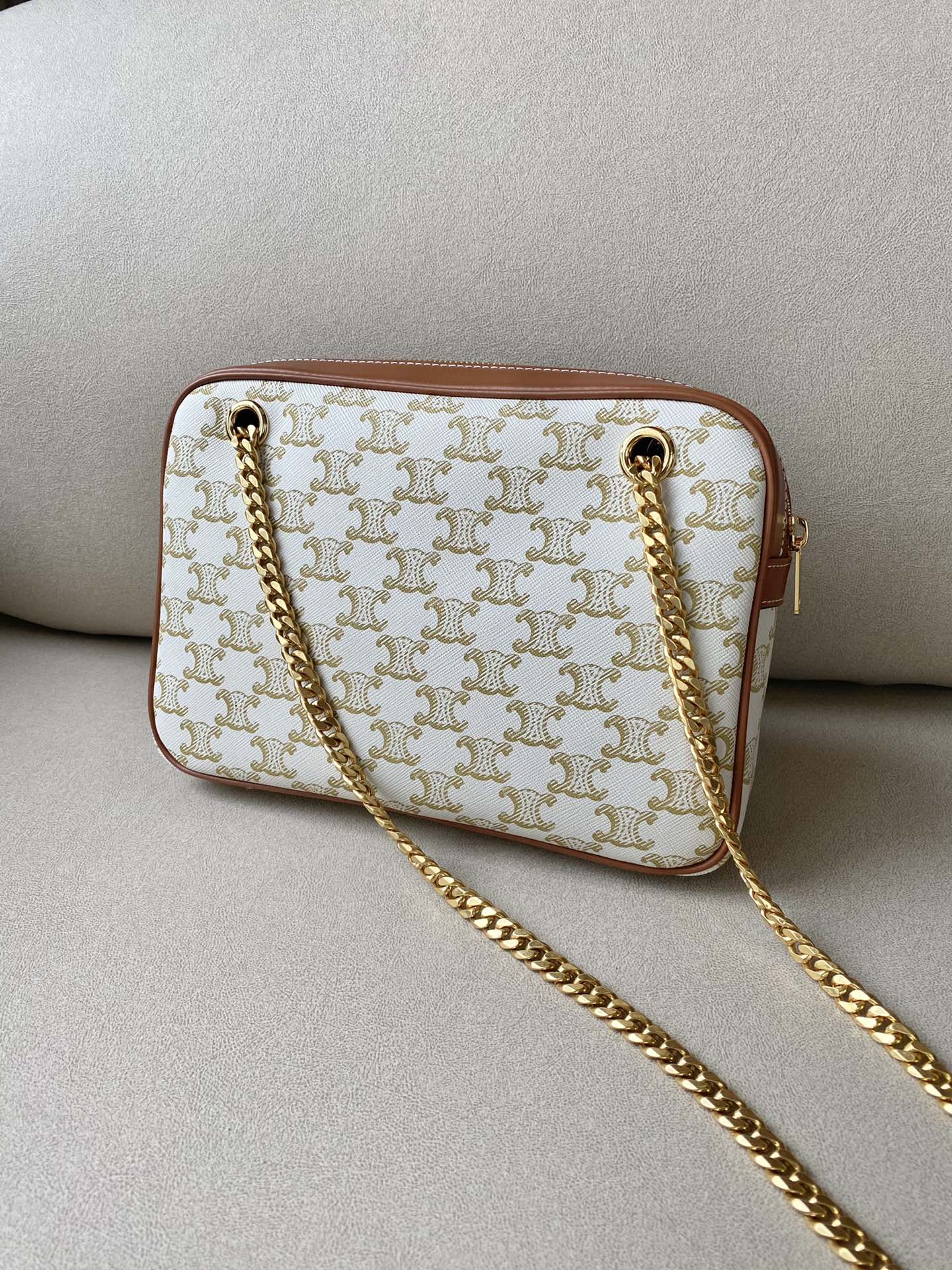 Сумочка Celine-triomphe-canvas-patapans-3