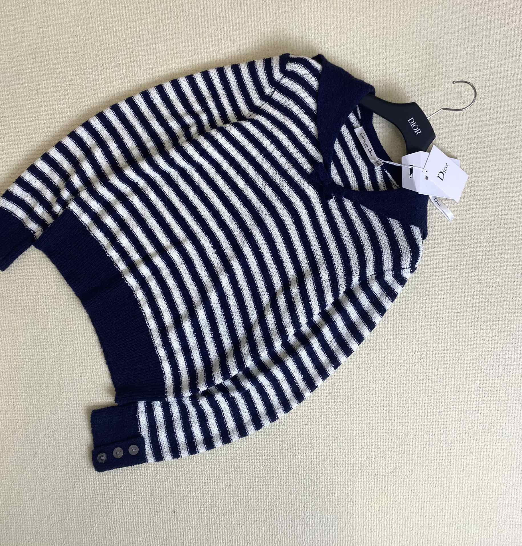 Dior - 2403 - Новинка ранней весны: темно-синий кардиган с воротником и длинными рукавами