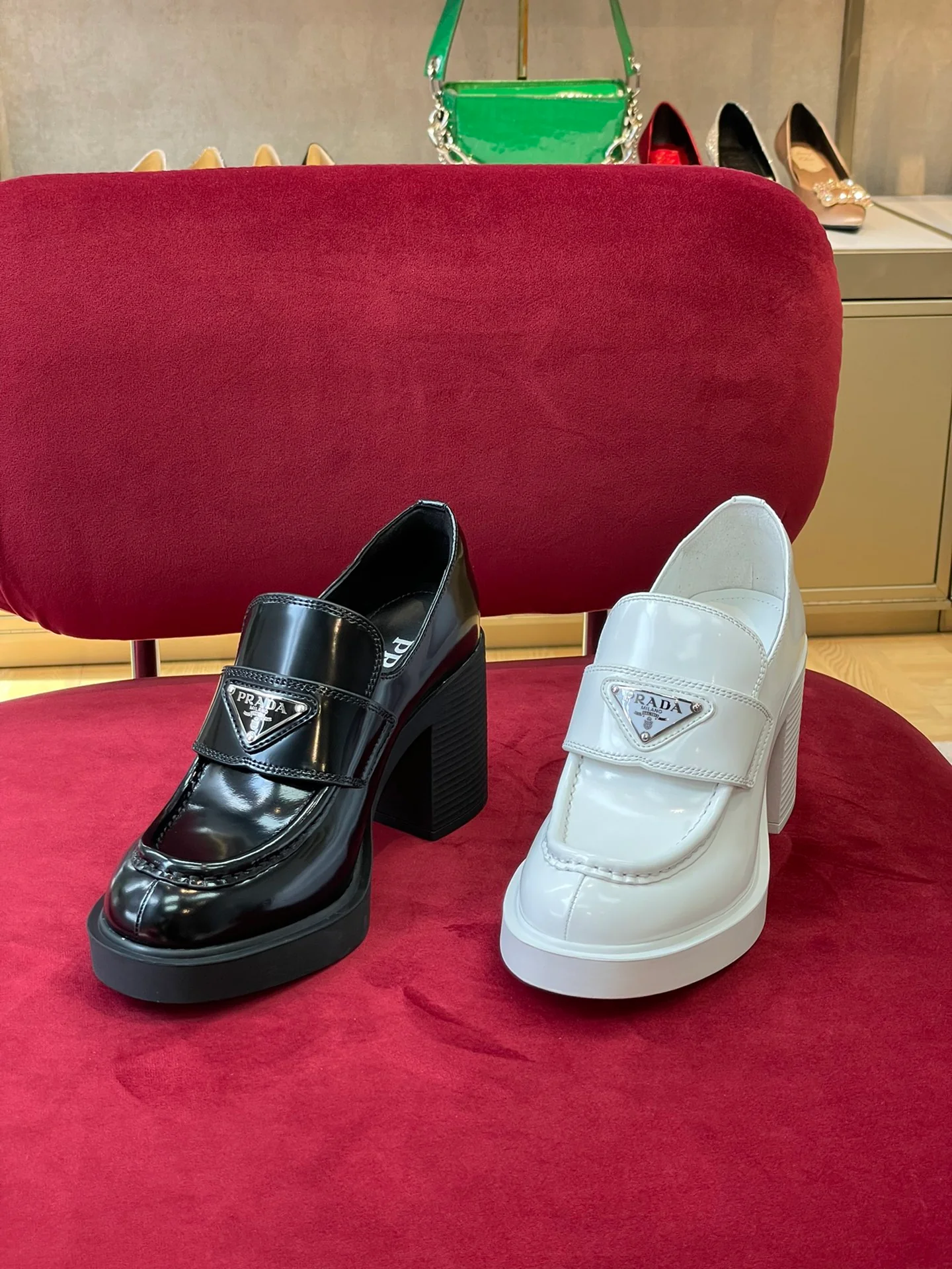 Лоферы Prada 2024 7-5 см - изображение из коллекции