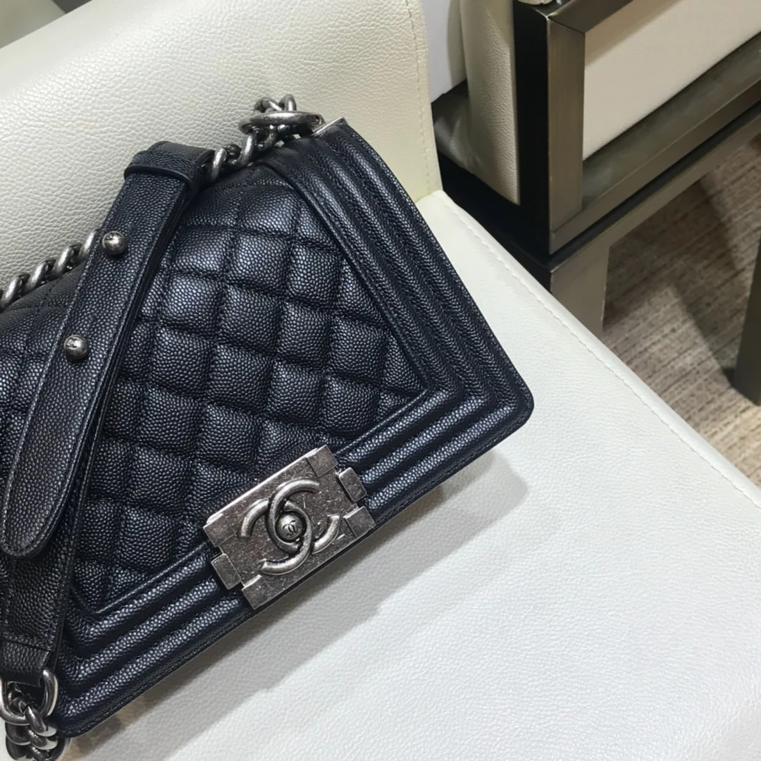 Chanel-boy-20cm-5