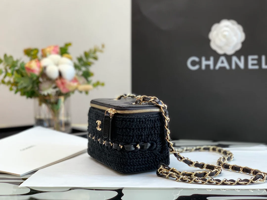 Новинка весны 2022 года от Chanel - Плетеный квадратный узор - Черный