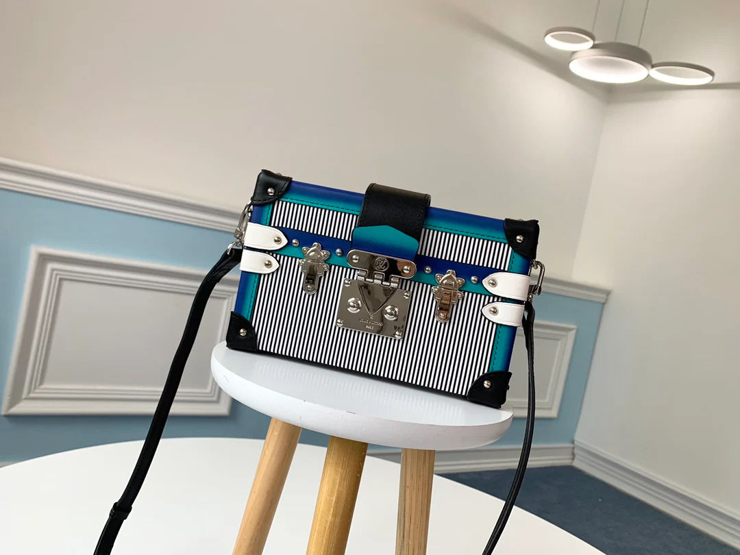 m53847-LV-2019-Spring/Summer-petite-malle-handbag