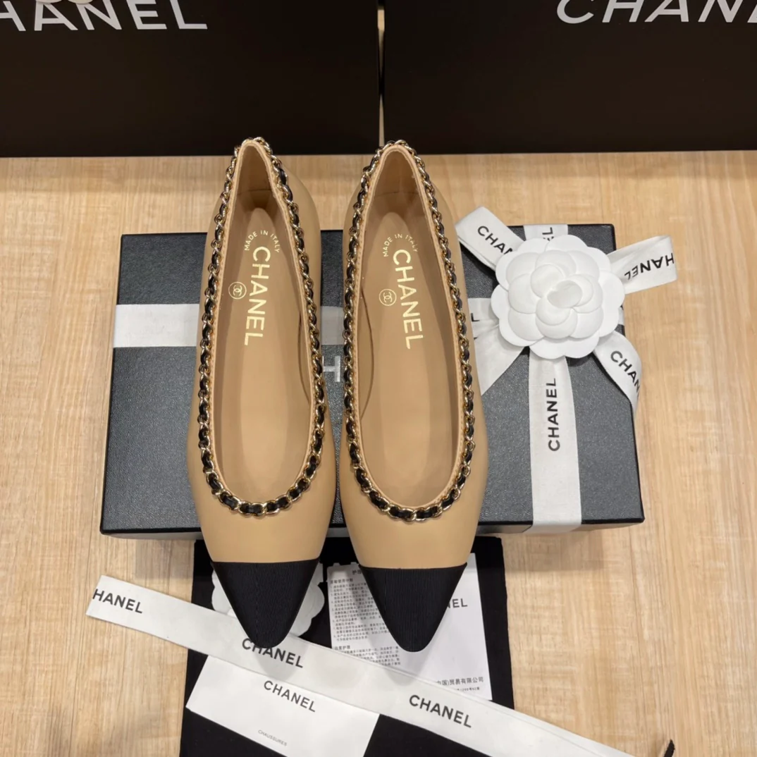 Chanel - Балетки с абрикосовой цепочкой