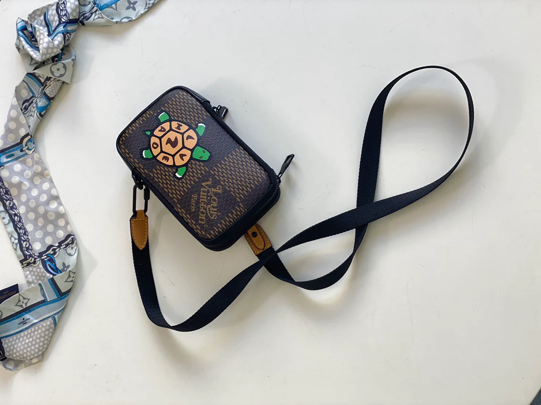 lv-m69534-Чехол для телефона Turtle