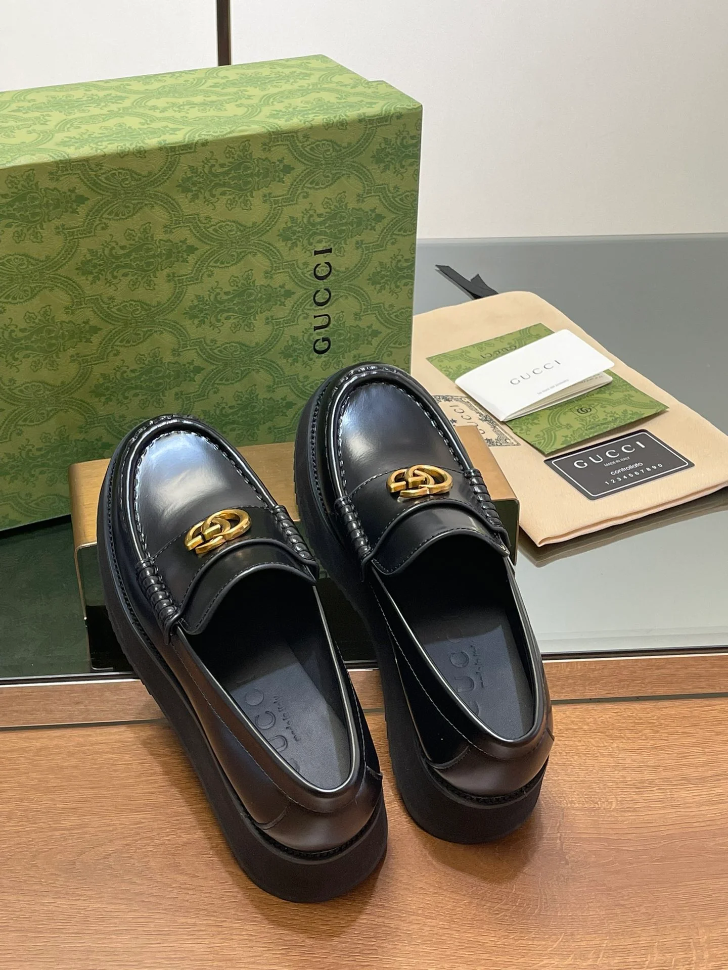 Лоферы на платформе Gucci 2024 - черные