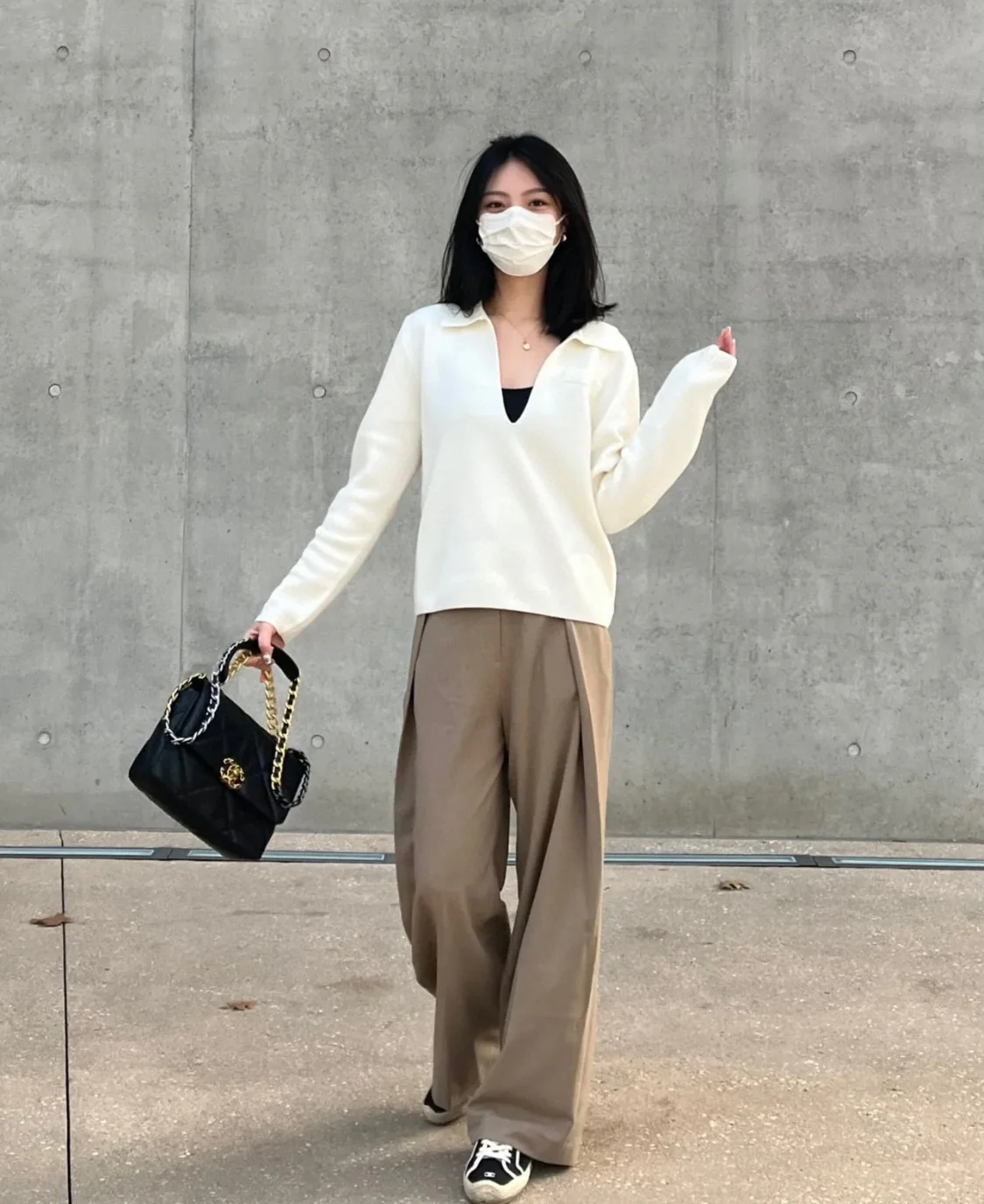 Маленькая сумочка Chanel 19bag - черная