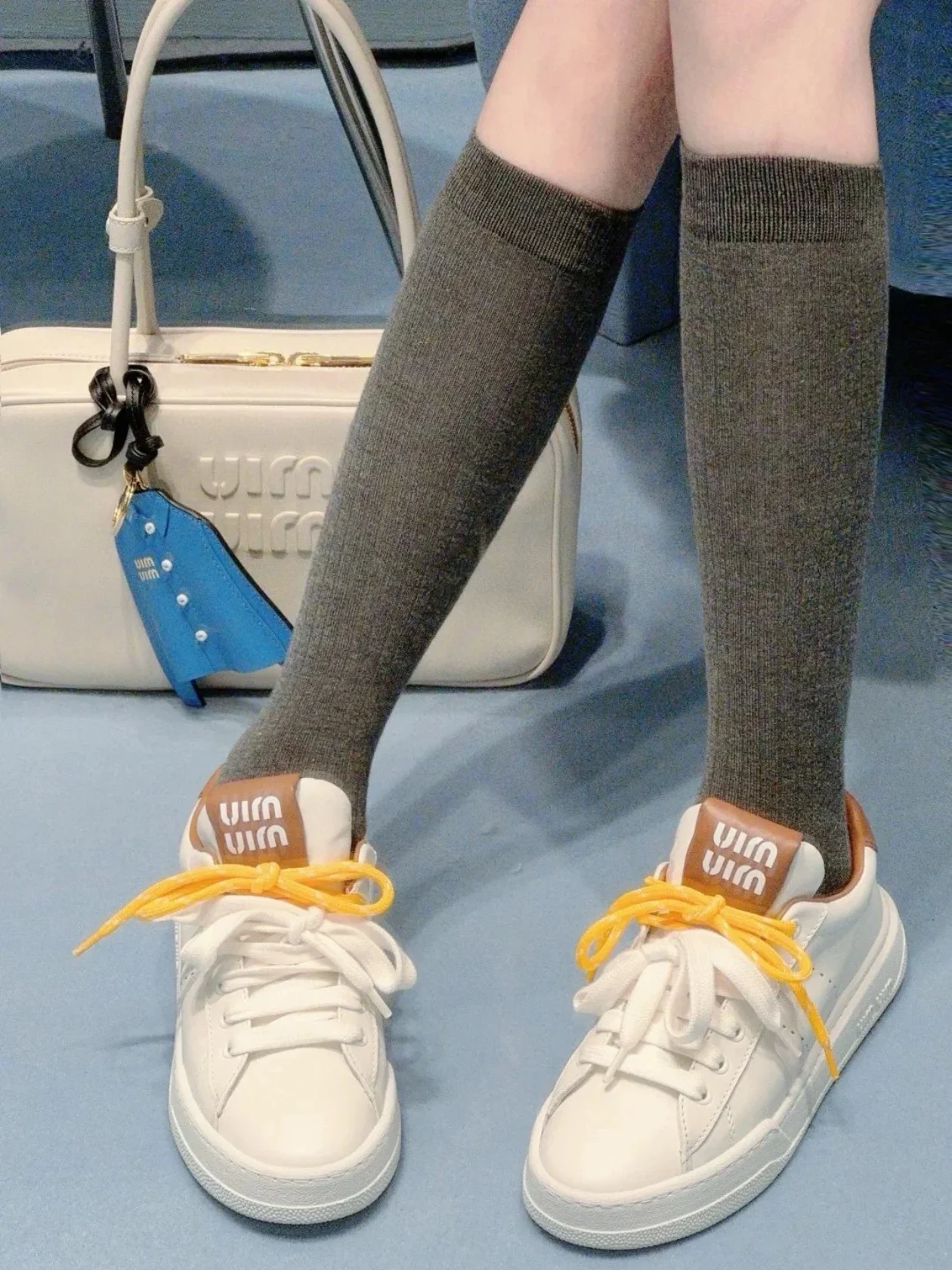 Повседневные кроссовки Miu Miu на шнуровке - желтые