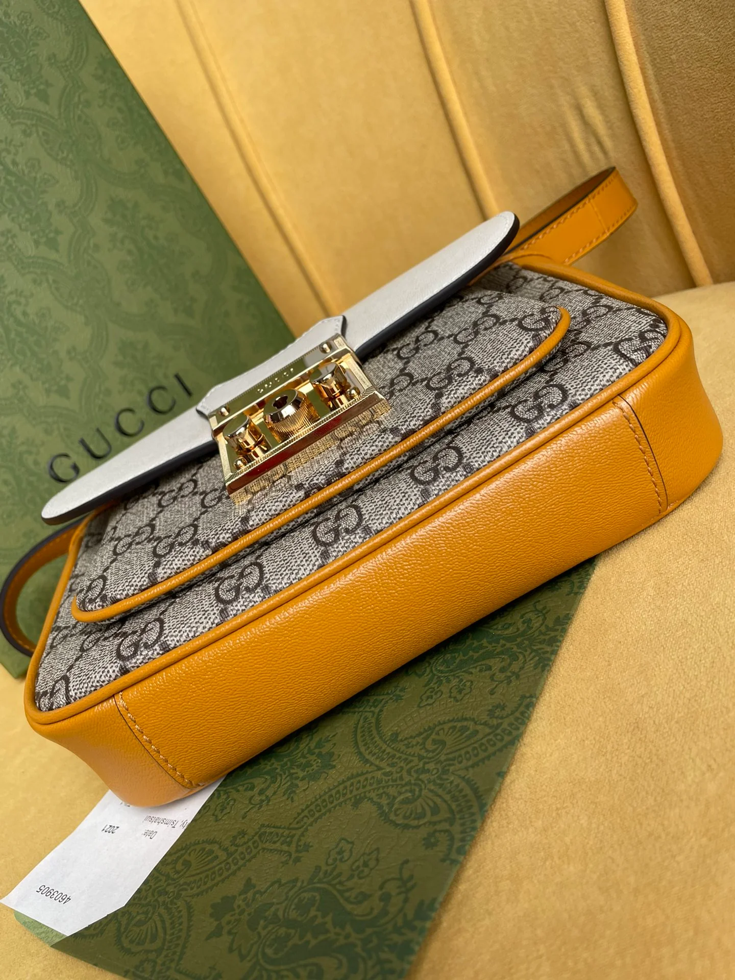 Сумка-мессенджер Gucci Lock