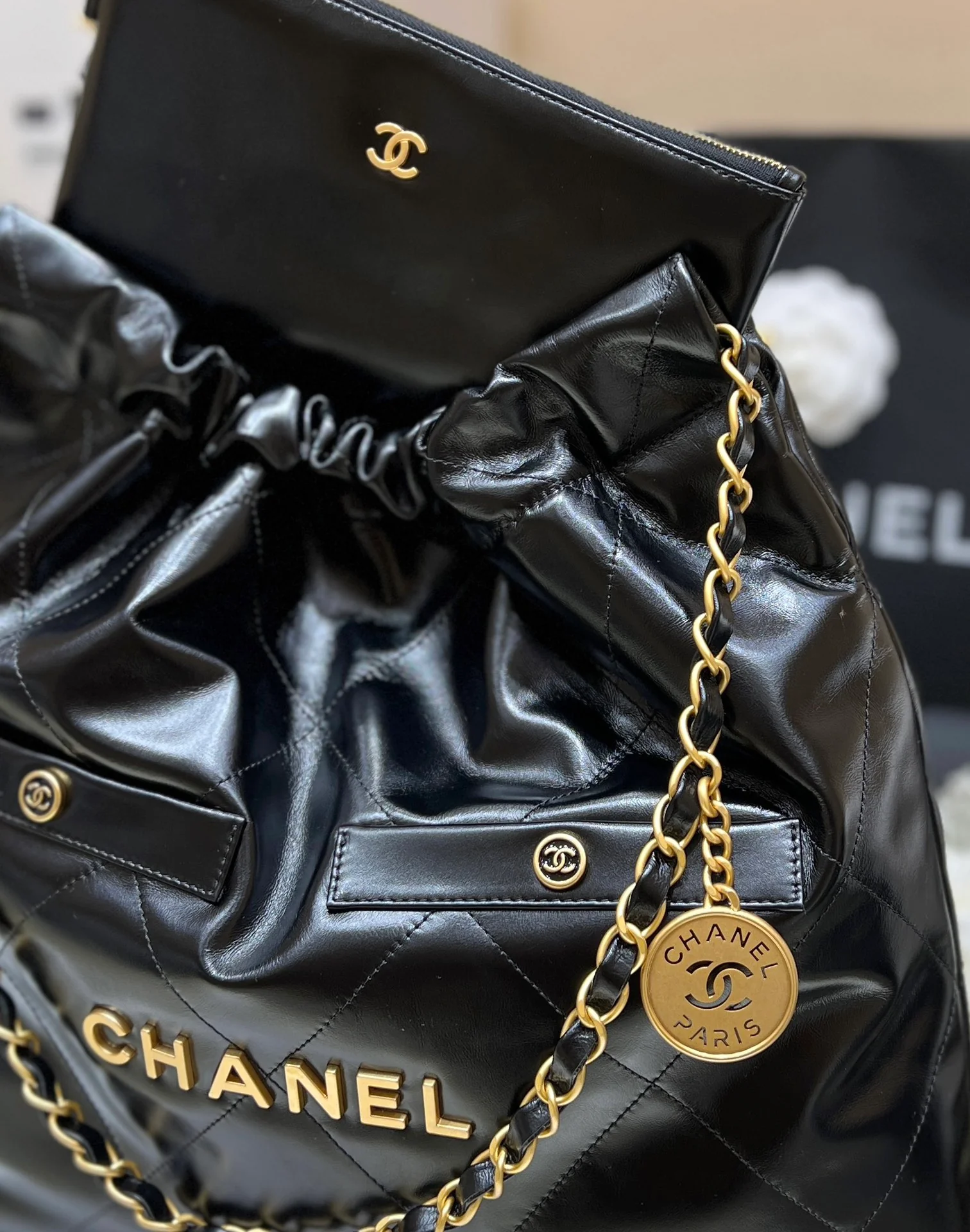 Мусорный мешок Chanel 22bag с двумя отделениями - черный