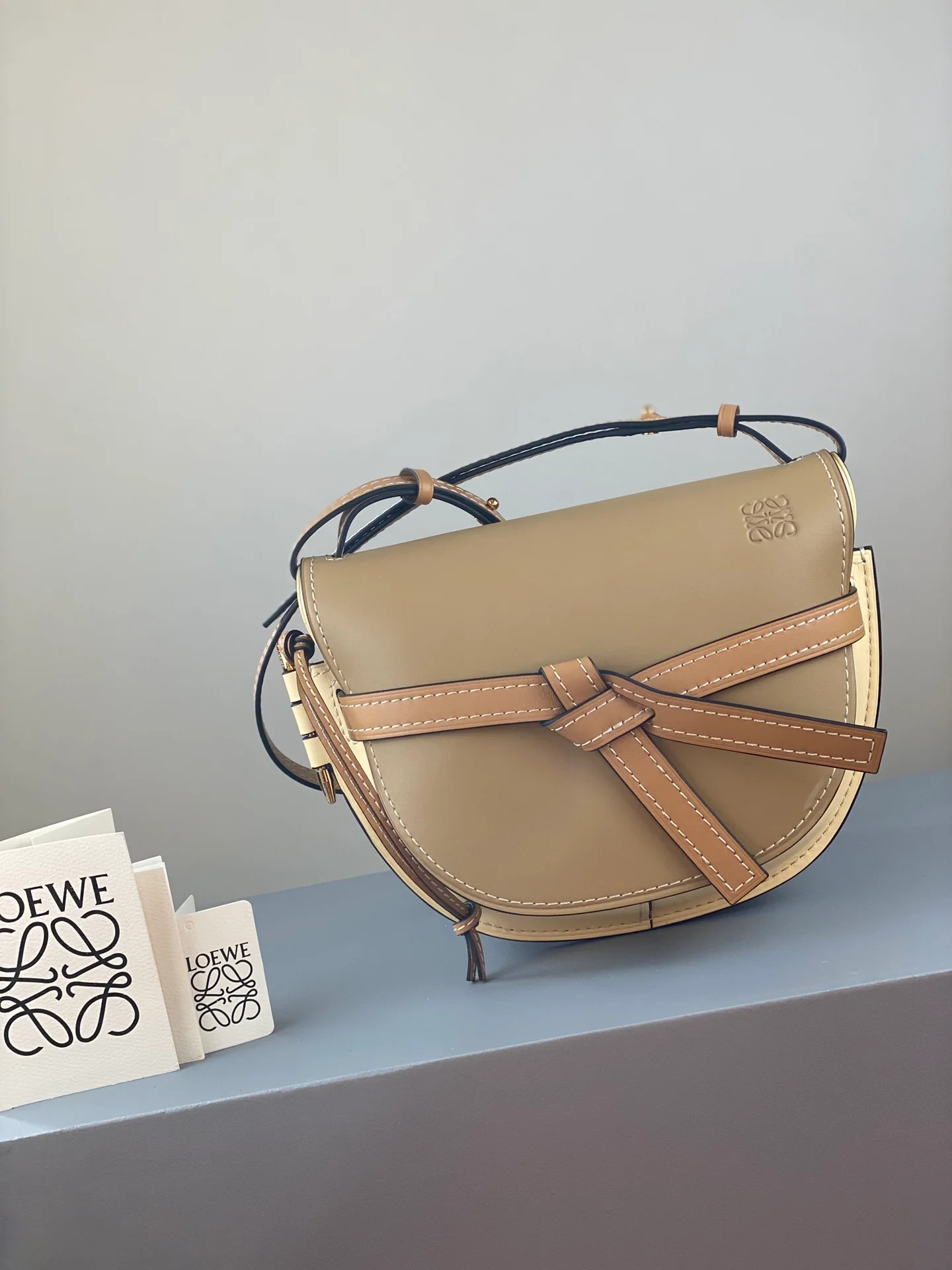 Loewe-gate-small-20x19x11-5-cm-13