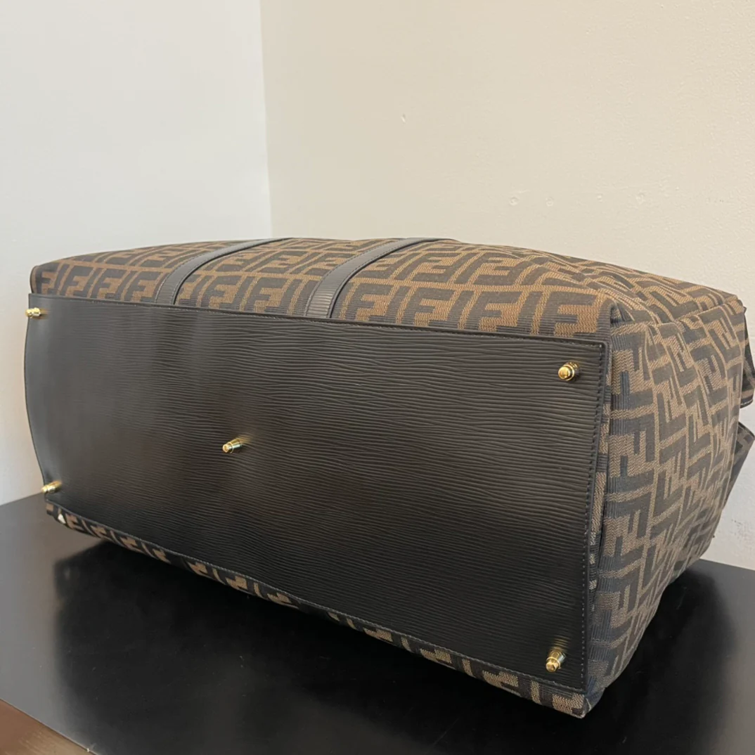 Винтажная дорожная сумка Fendi Monogram