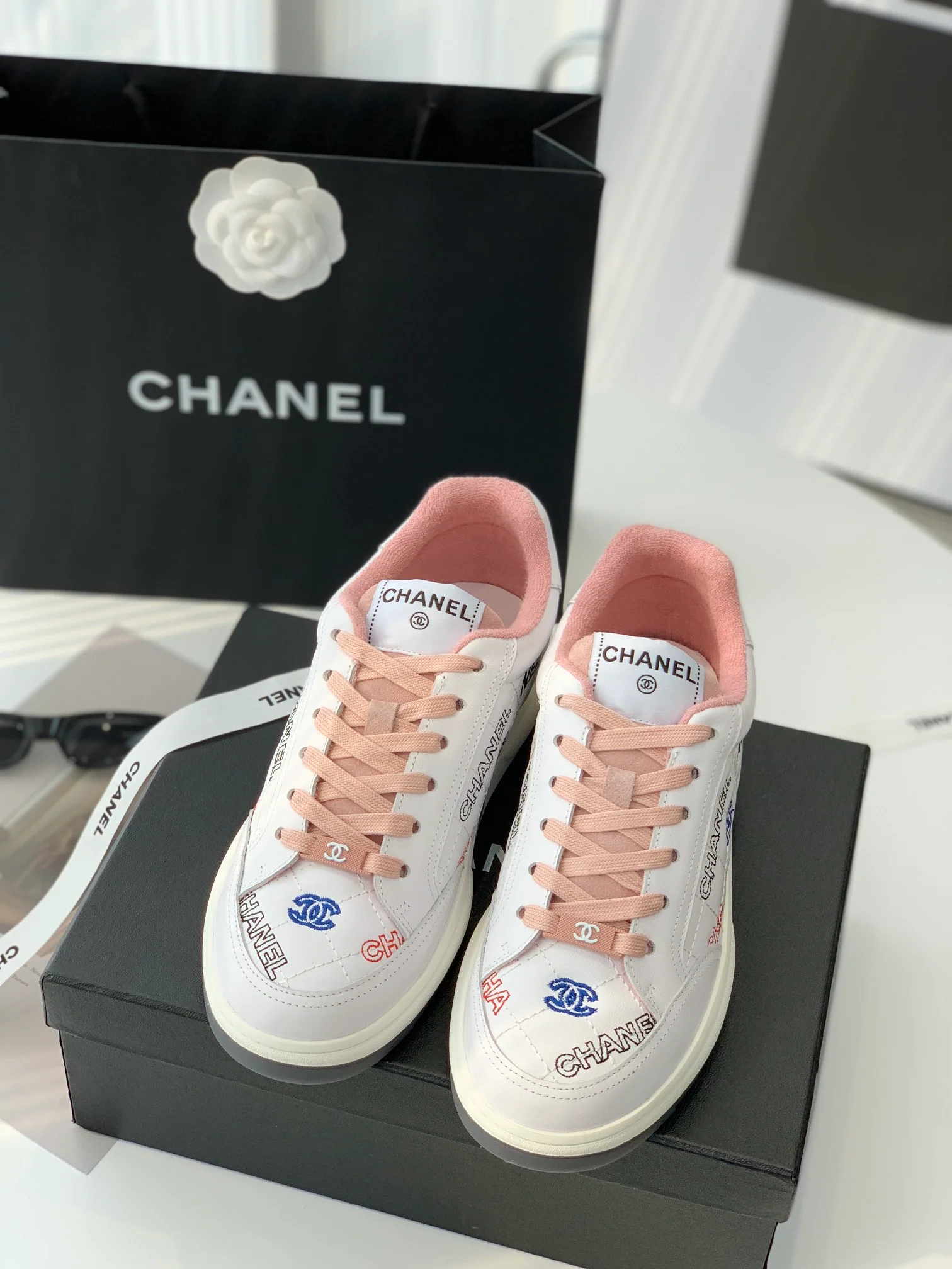 Chanel - Новые кроссовки 5-го поколения - Белые кроссовки - Размеры 35-40