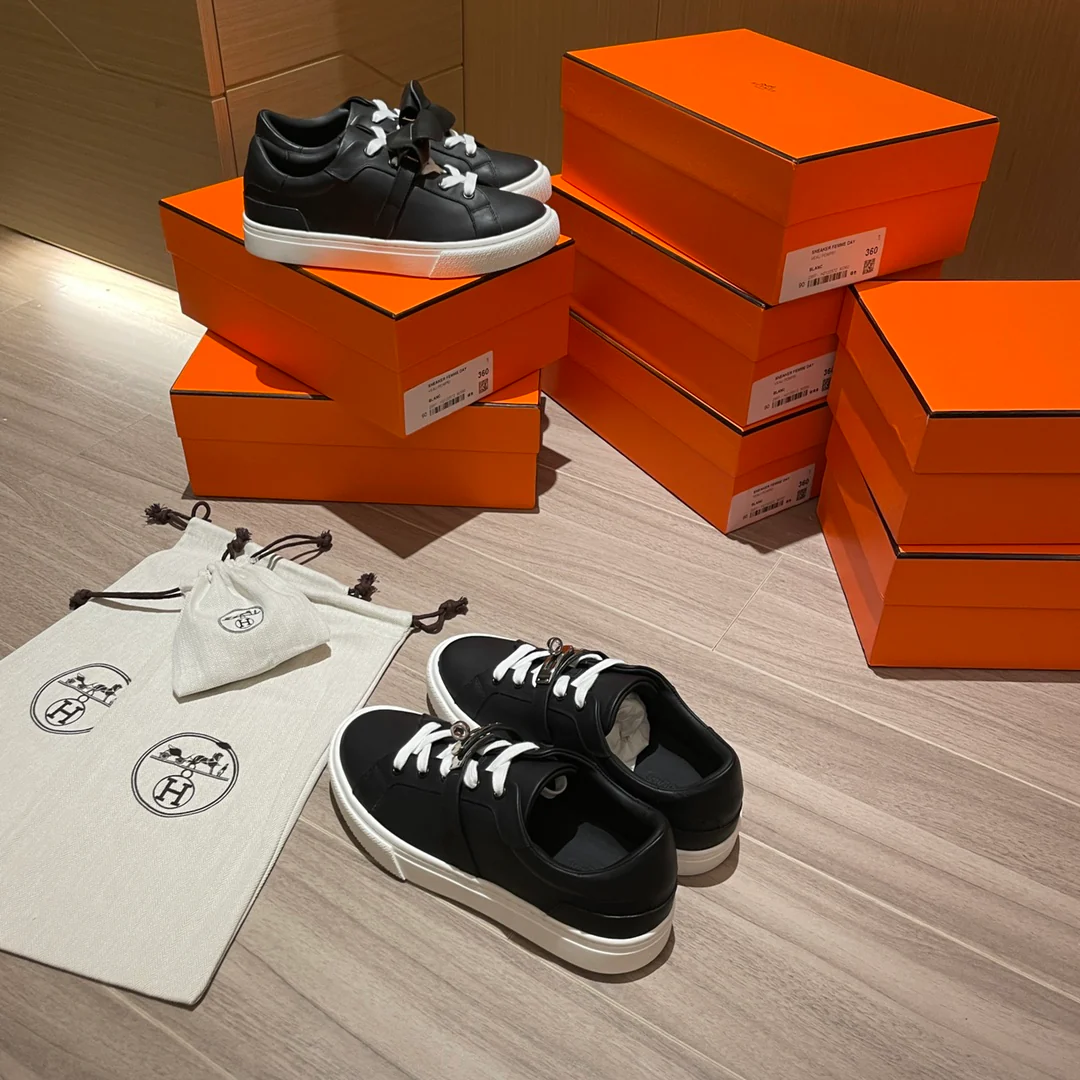 Hermes - Новейшие белые кроссовки Kelly Buckle - Мужской стиль