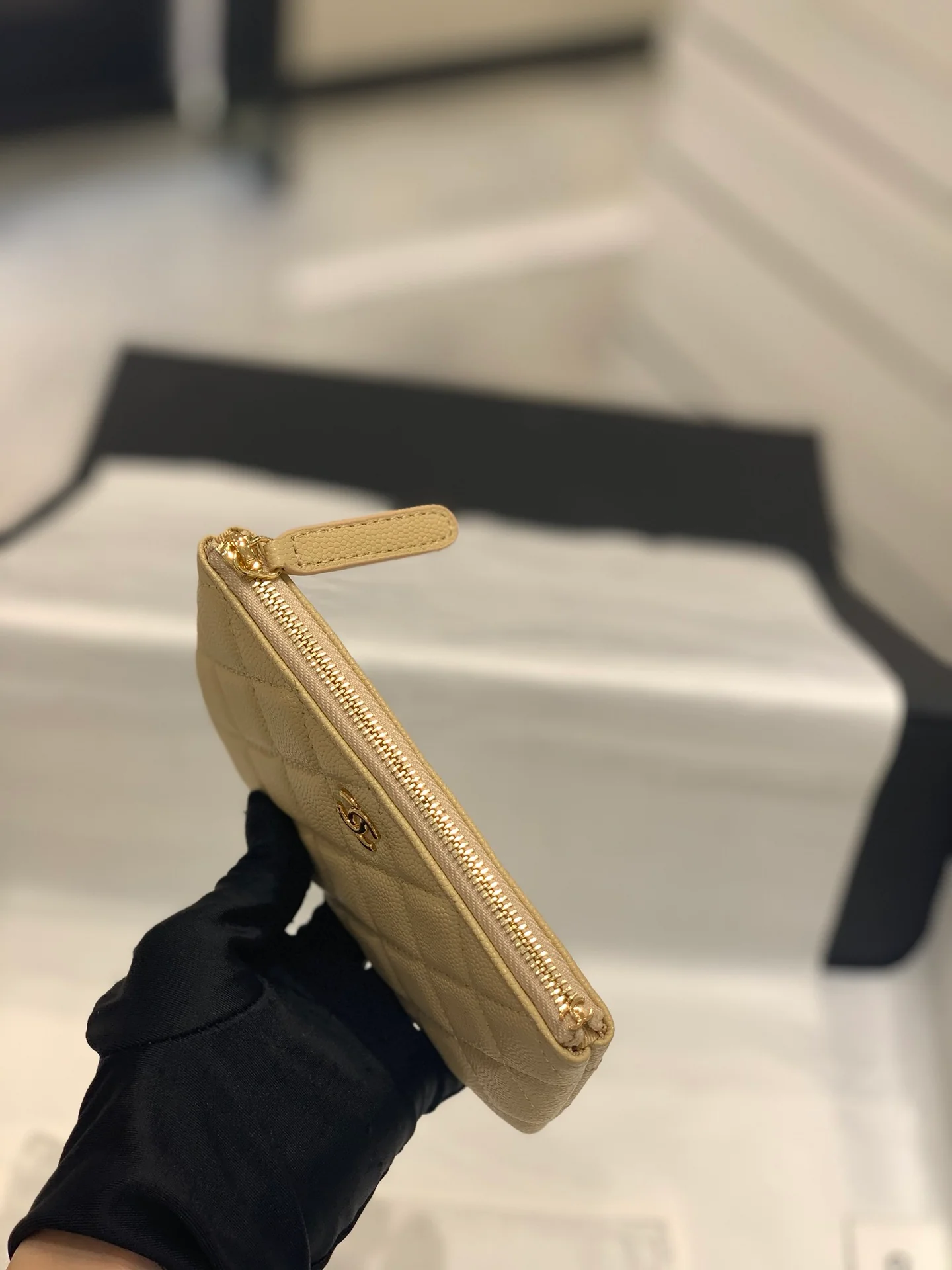 Chanel 19 серии - Классический кожаный кошелек на молнии - Желтый с золотой фурнитурой