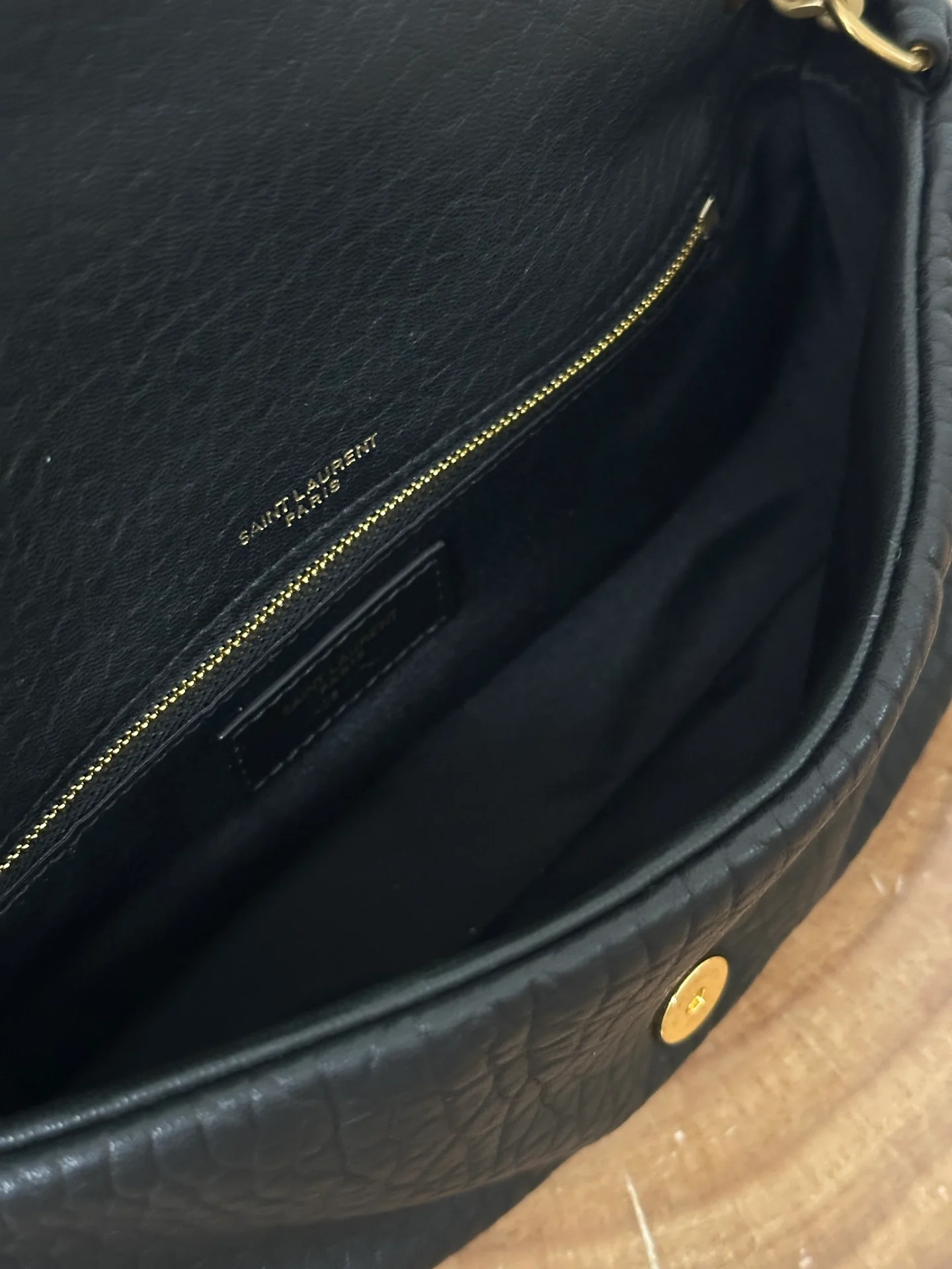 Маленькая сумочка YSL Calypso из овечьей кожи - черная