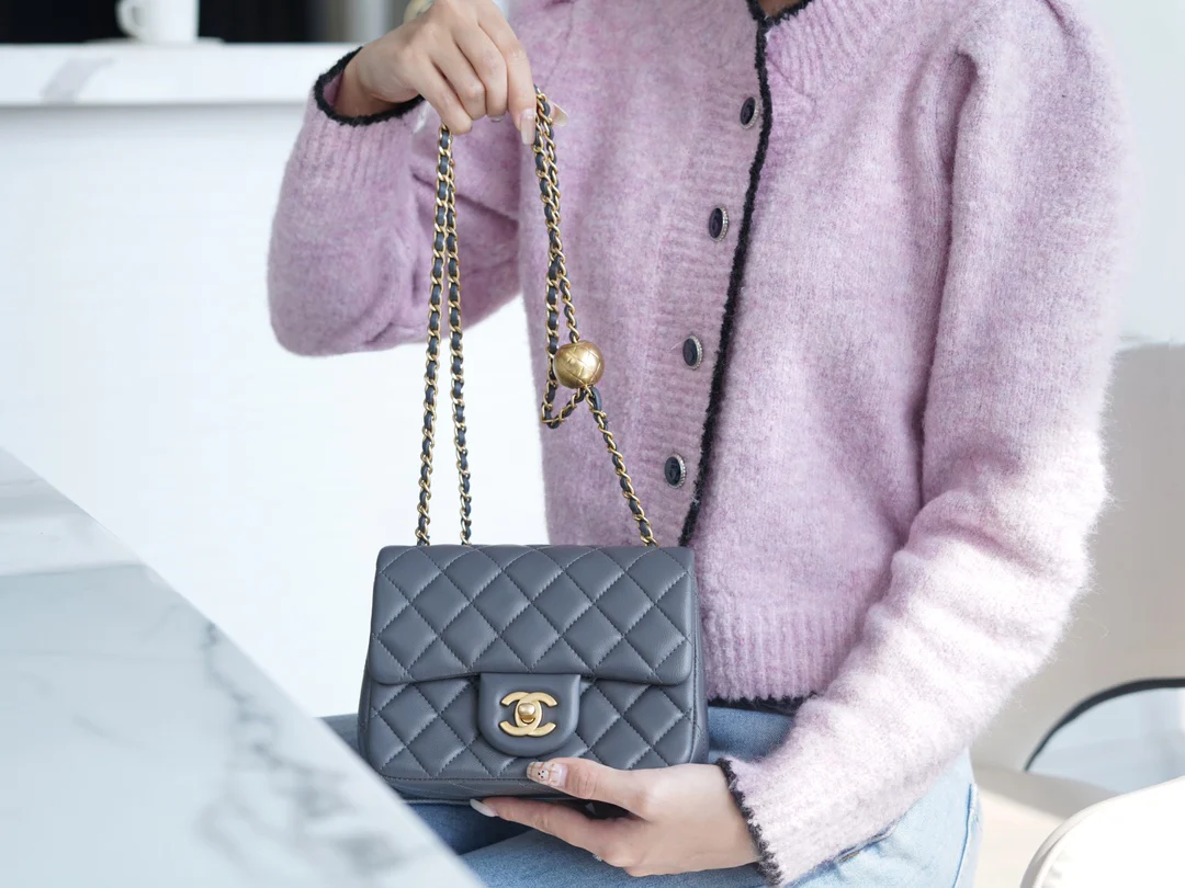 Chanel_chanel-23k-Golden Ball Fat Guy-Gray