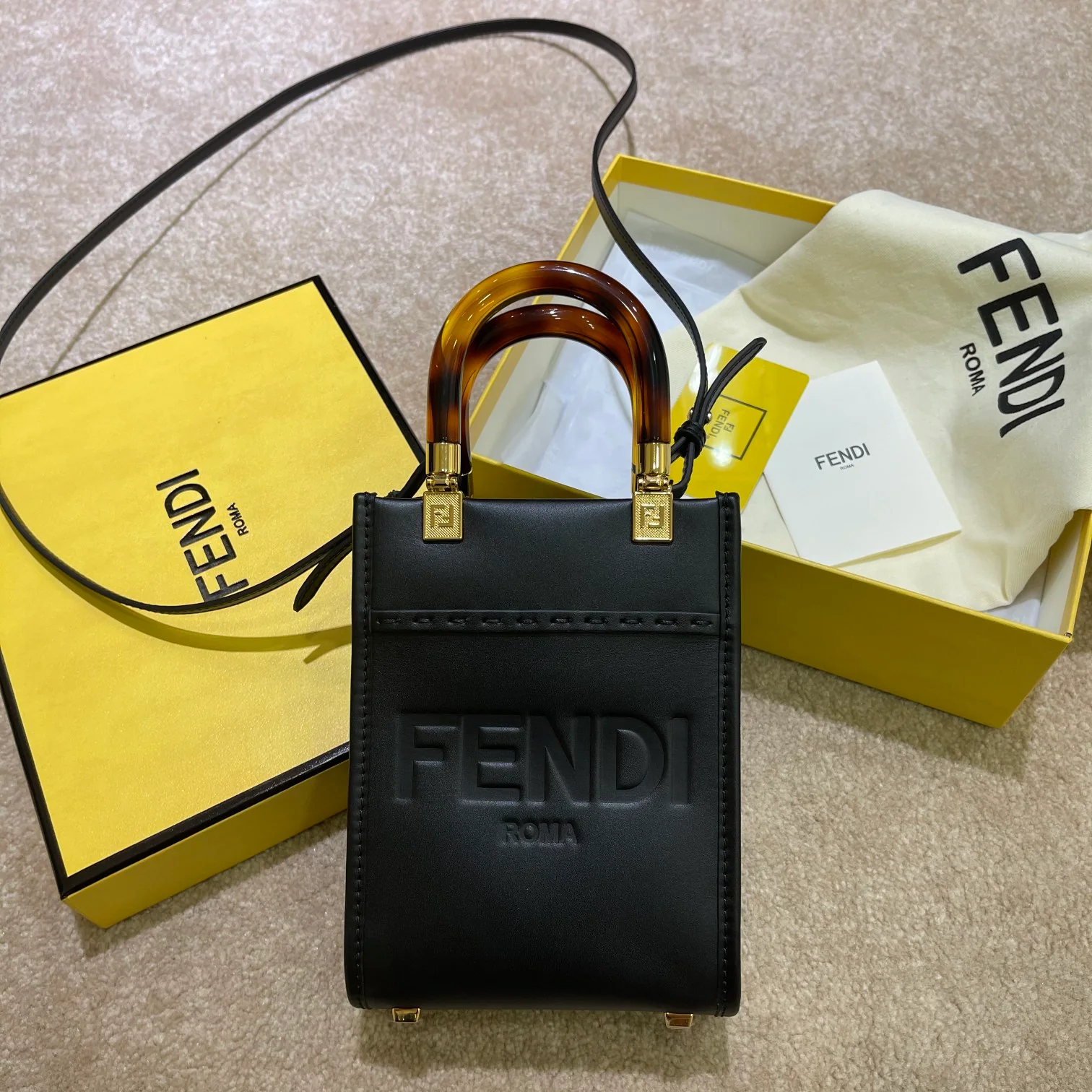 Сумка-тоут Fendi Sunshine - Мини - Черная