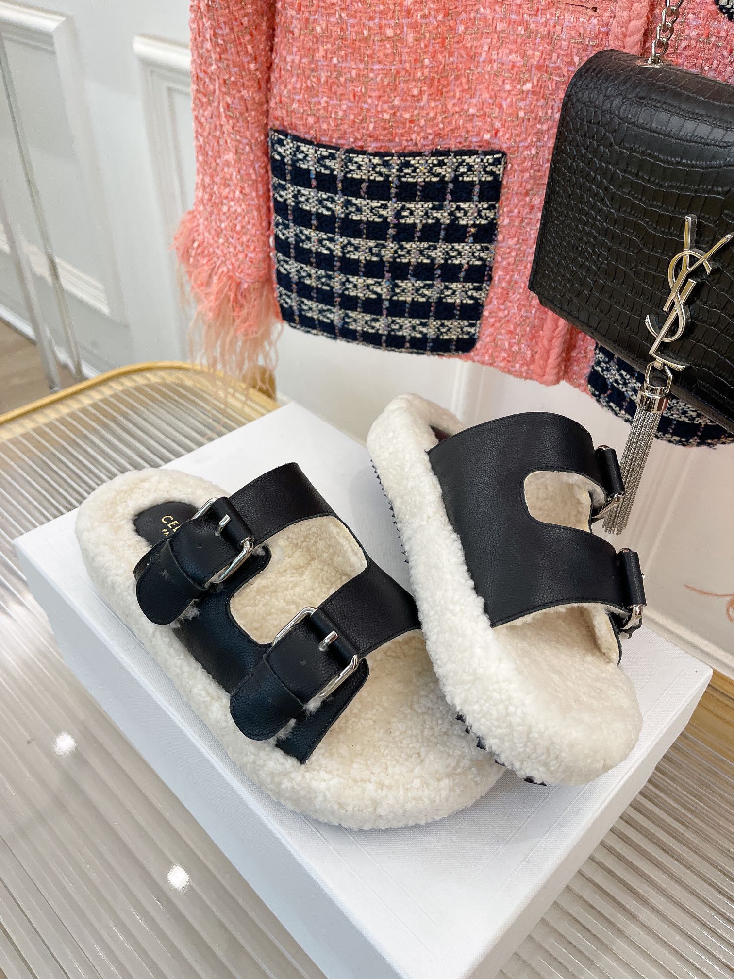 Celine - Новинка сезона осень/зима 2022 - Шерстяные тапочки