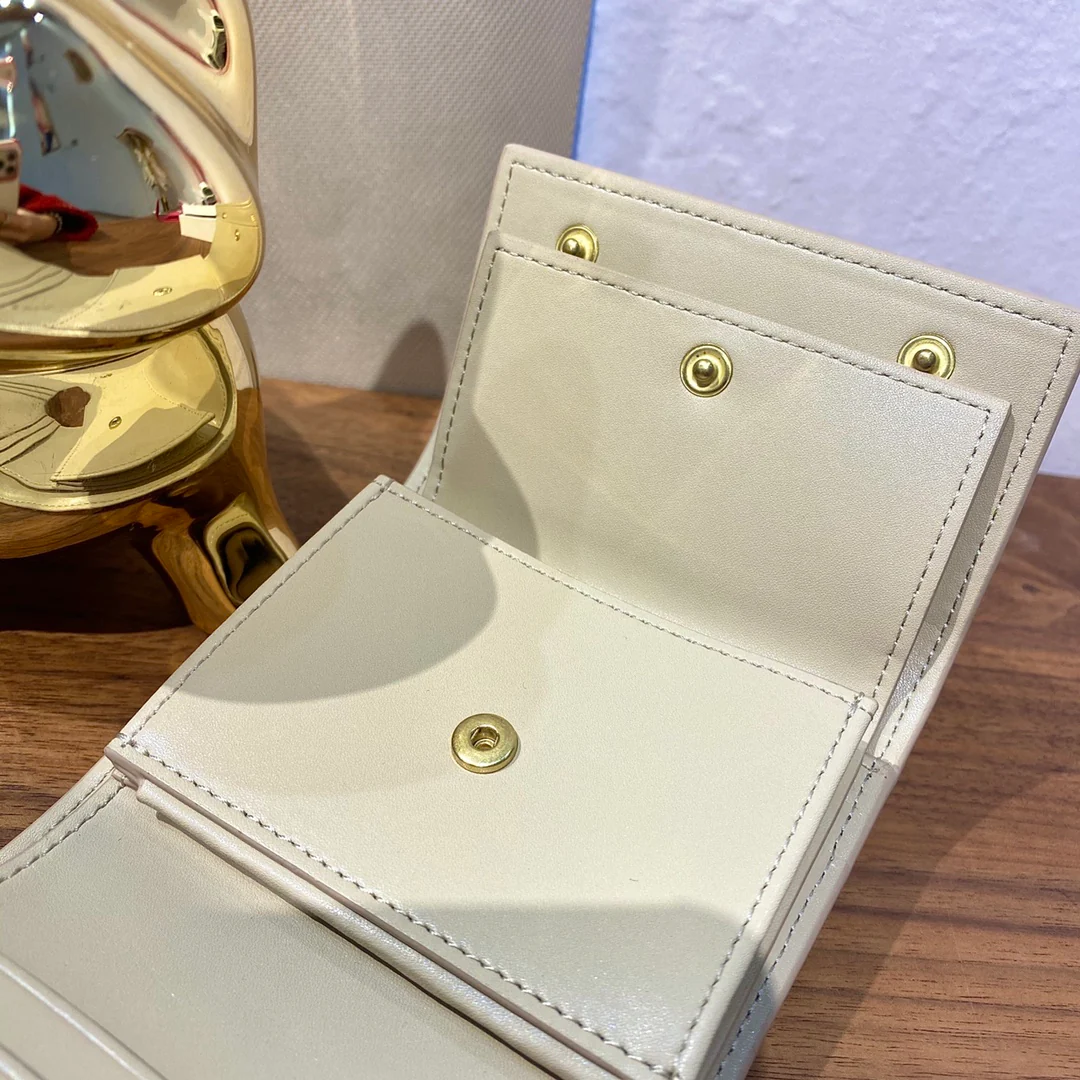 Кошелек Celine с ремешком, небольшой, зернистый, трехсекционный, короткий, 3 шт.