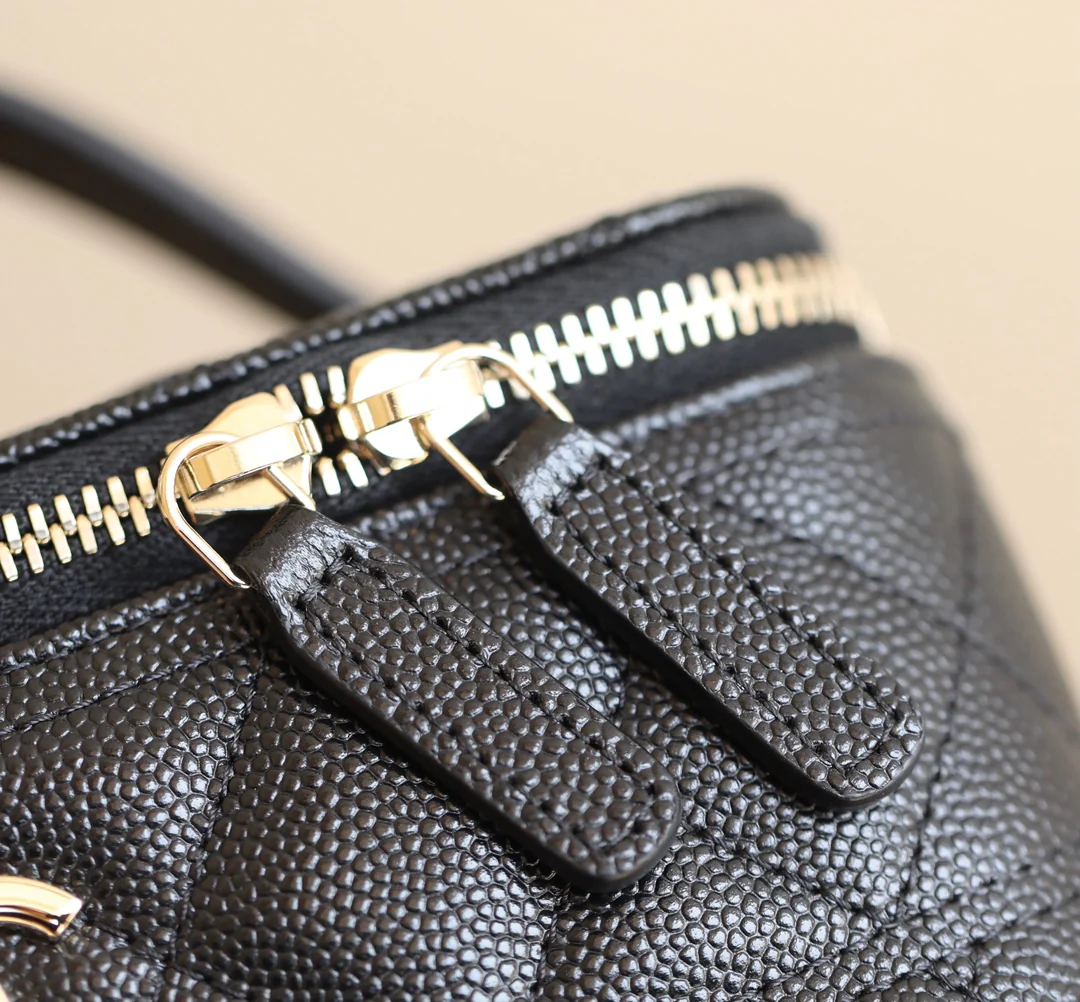 Chanel 25c - Маленькая коробочка в форме шара для переноски - Черная