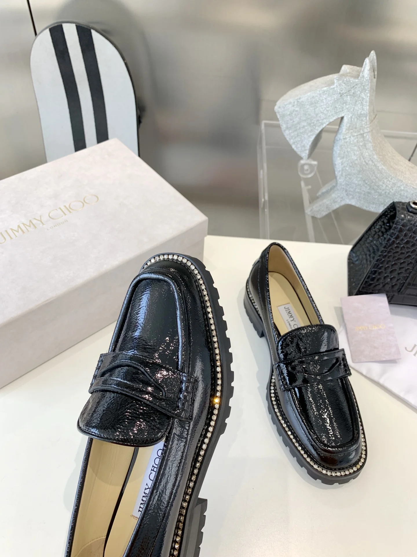Jimmy - Новинка сезона весна/лето 2023 - Лоферы со стразами