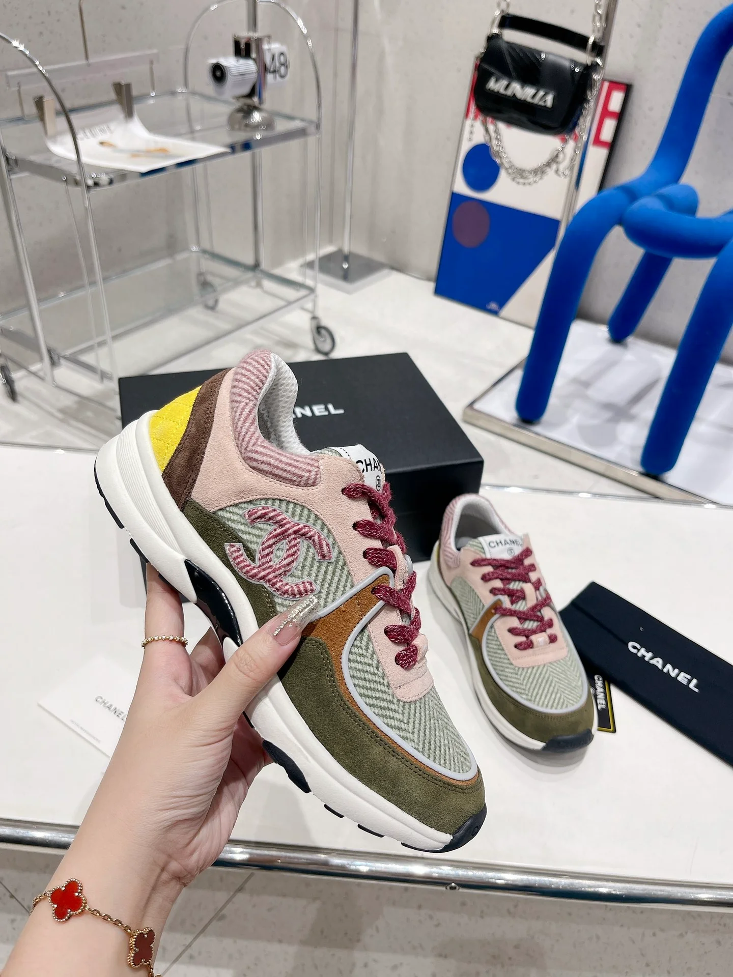 Повседневные кроссовки Chanel осень/зима 2022 — зеленые