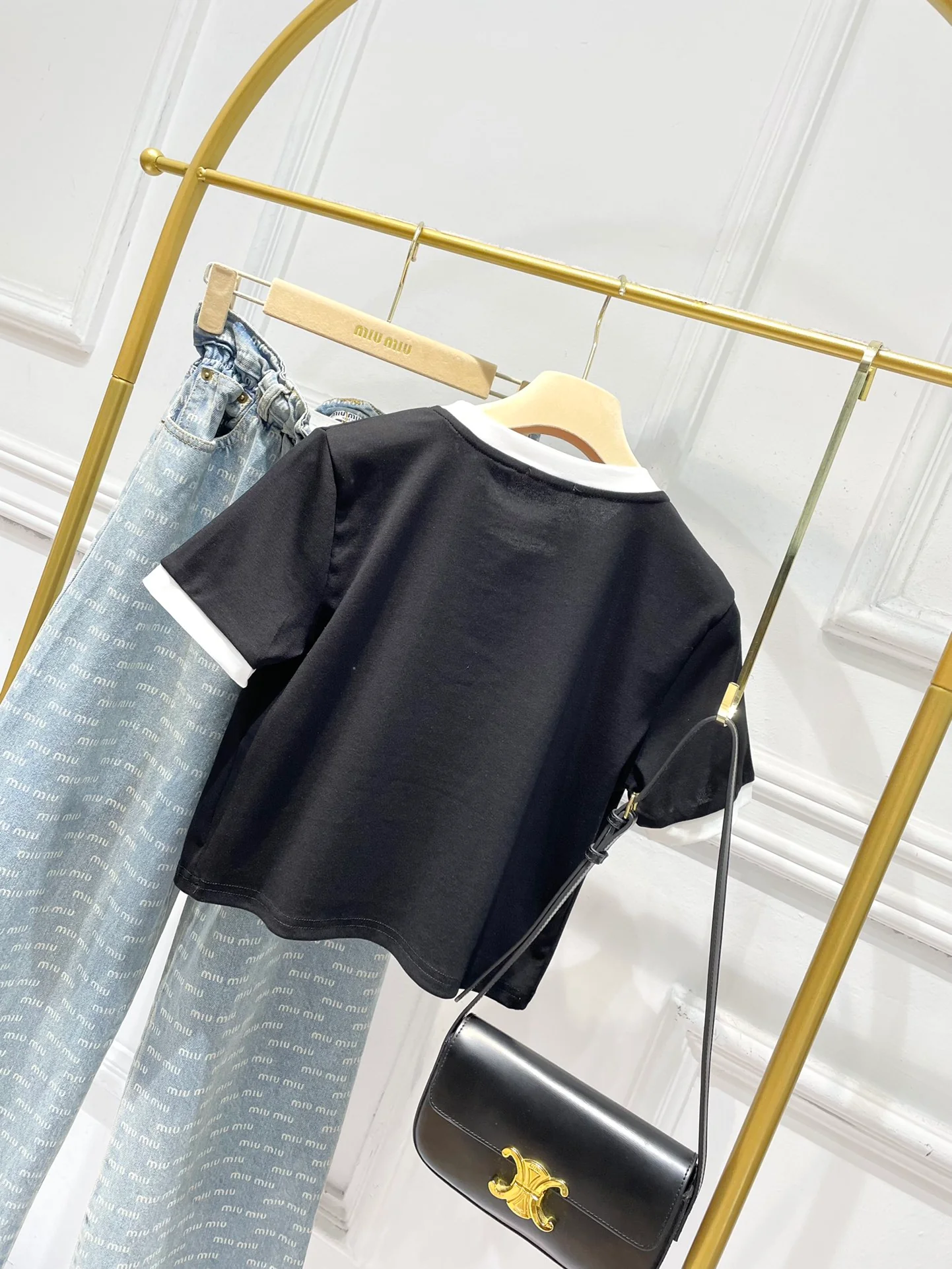 Miu Miu - 2404 - Футболка с коротким рукавом и буквенным принтом - Белая отделка