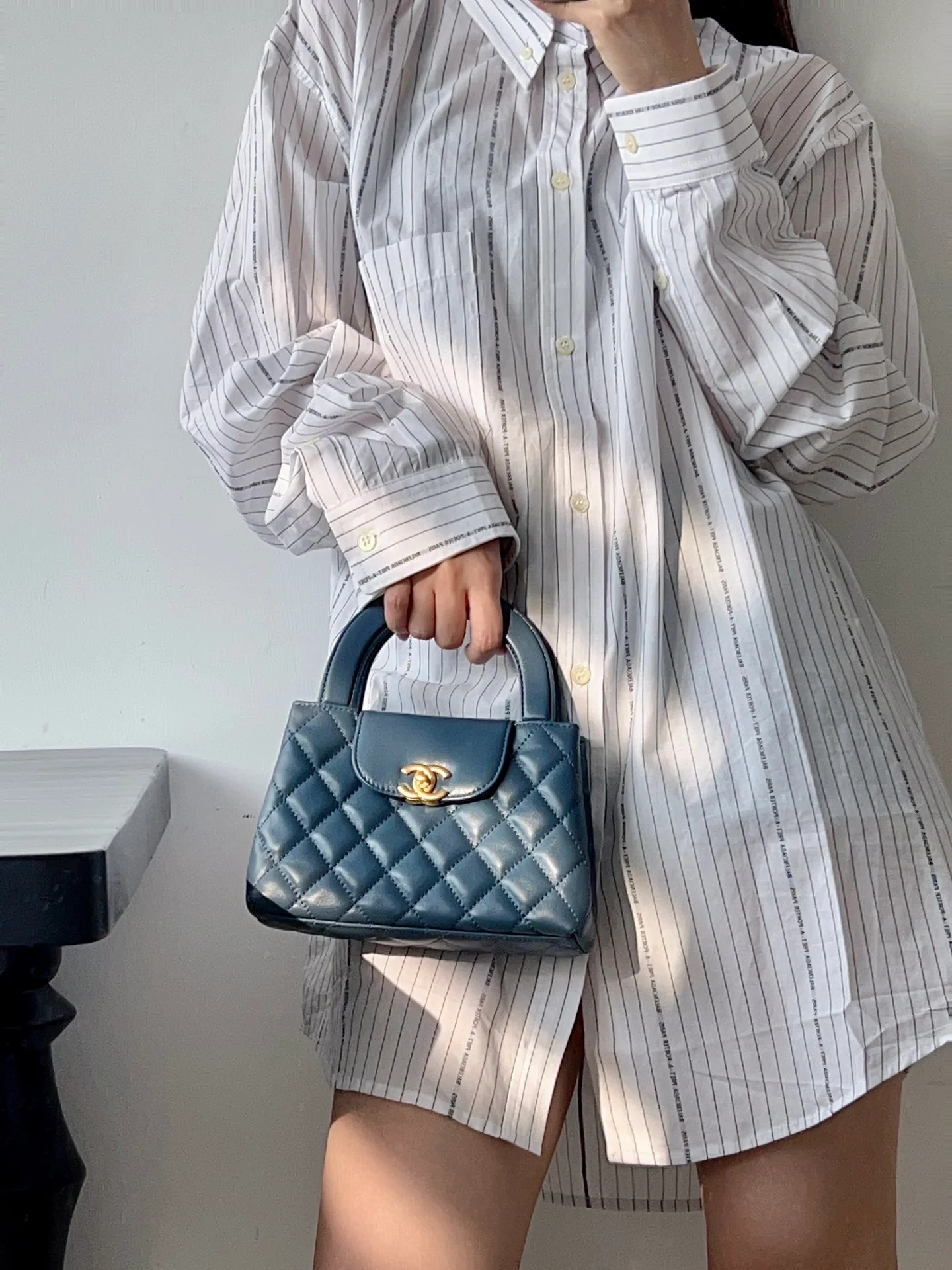 Клатч Chanel с цепочкой Kelly Chain из 23-каратного золота - синий