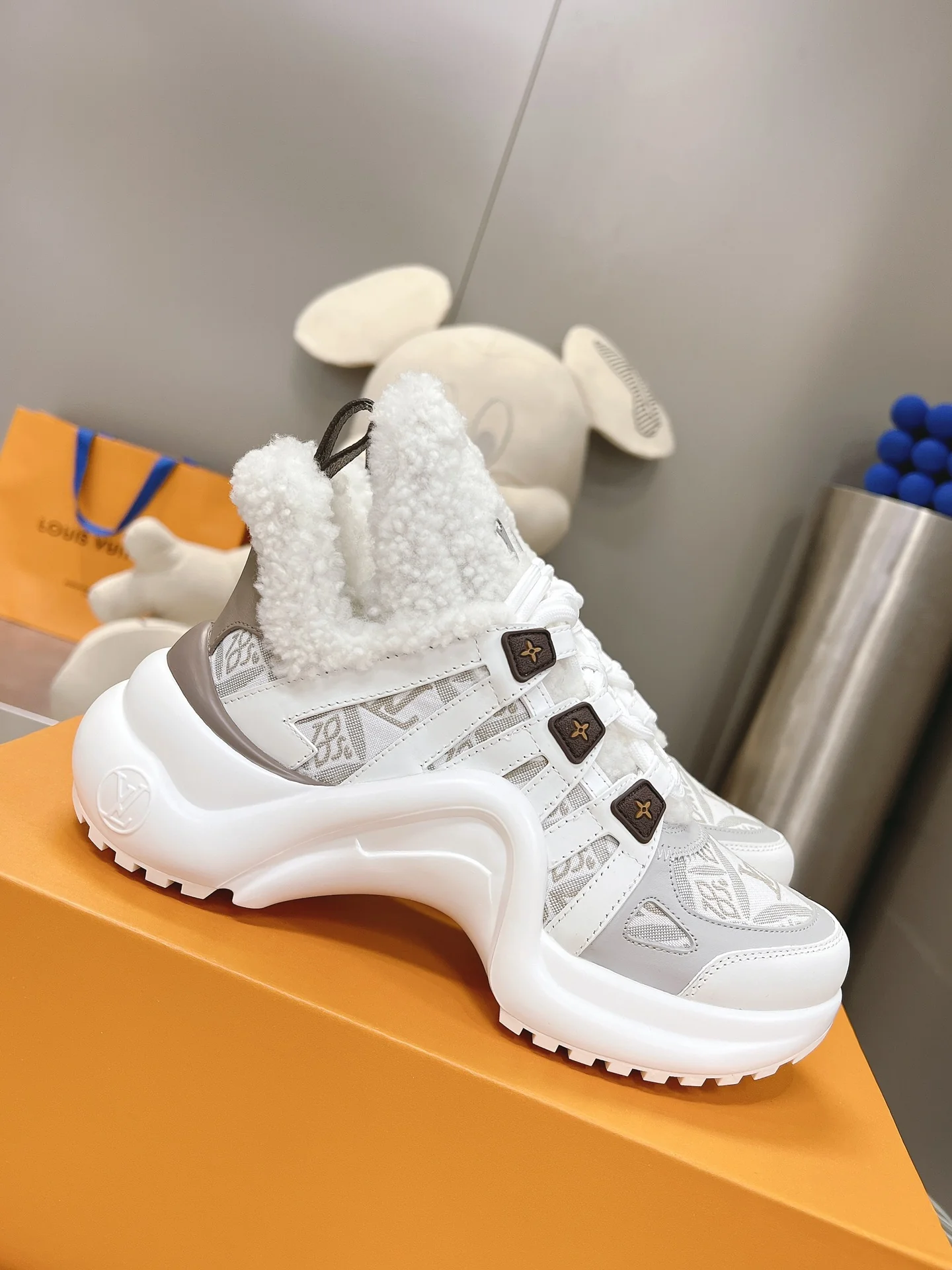 LV - Массивные туфли из шелковой кожи - Бело-серые