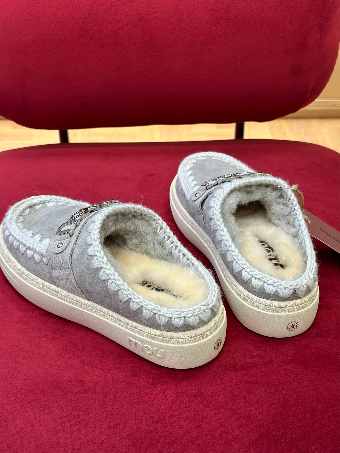 Miu Miu - Осень/Зима 2022 - Замшевые тапочки