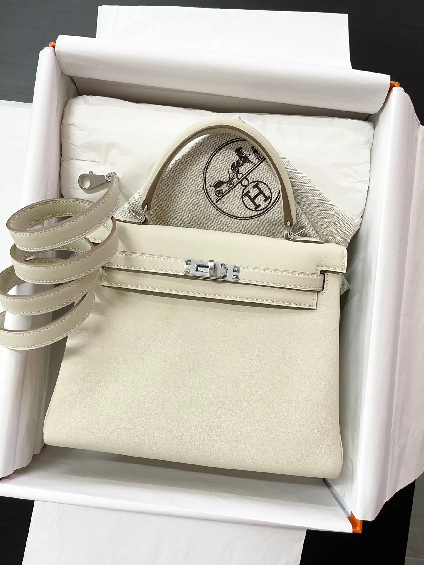Hermes Kelly 25 Swift Milkshake White Silver Buckle