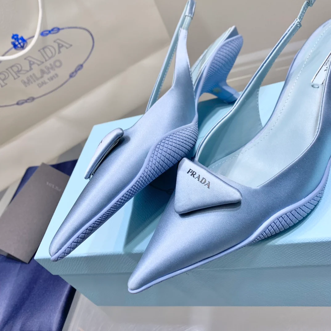 Prada - Туфли на низком каблуке