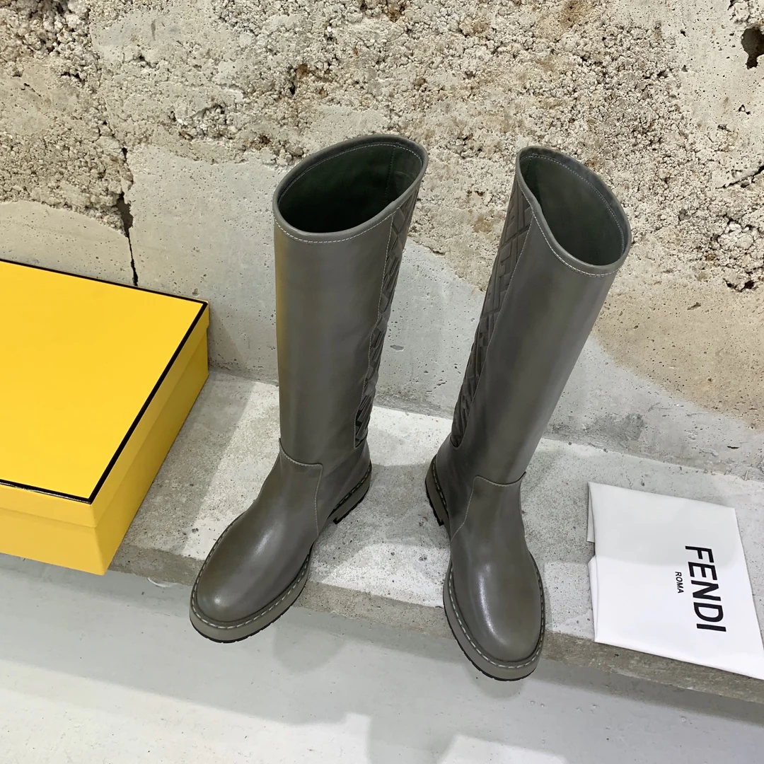 Fendi - Новинка сезона осень/зима 2022 - Сапоги для верховой езды