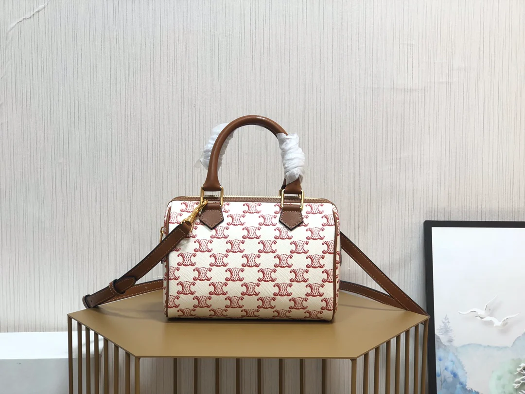 Сумка-бостон Celine из телячьей кожи с небольшим логотипом - 1 шт.